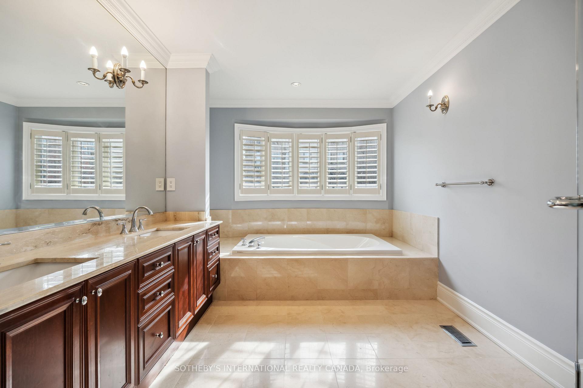 Photo 11 of 20 Hampton Park Crescent, Toronto, Leaside — HOMEH