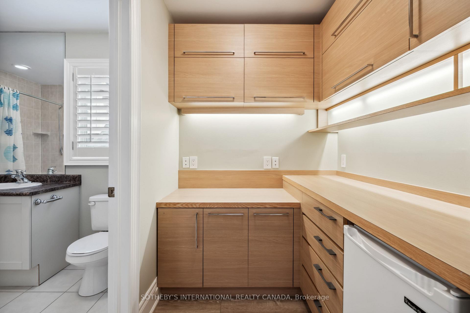 Photo 17 of 20 Hampton Park Crescent, Toronto, Leaside — HOMEH
