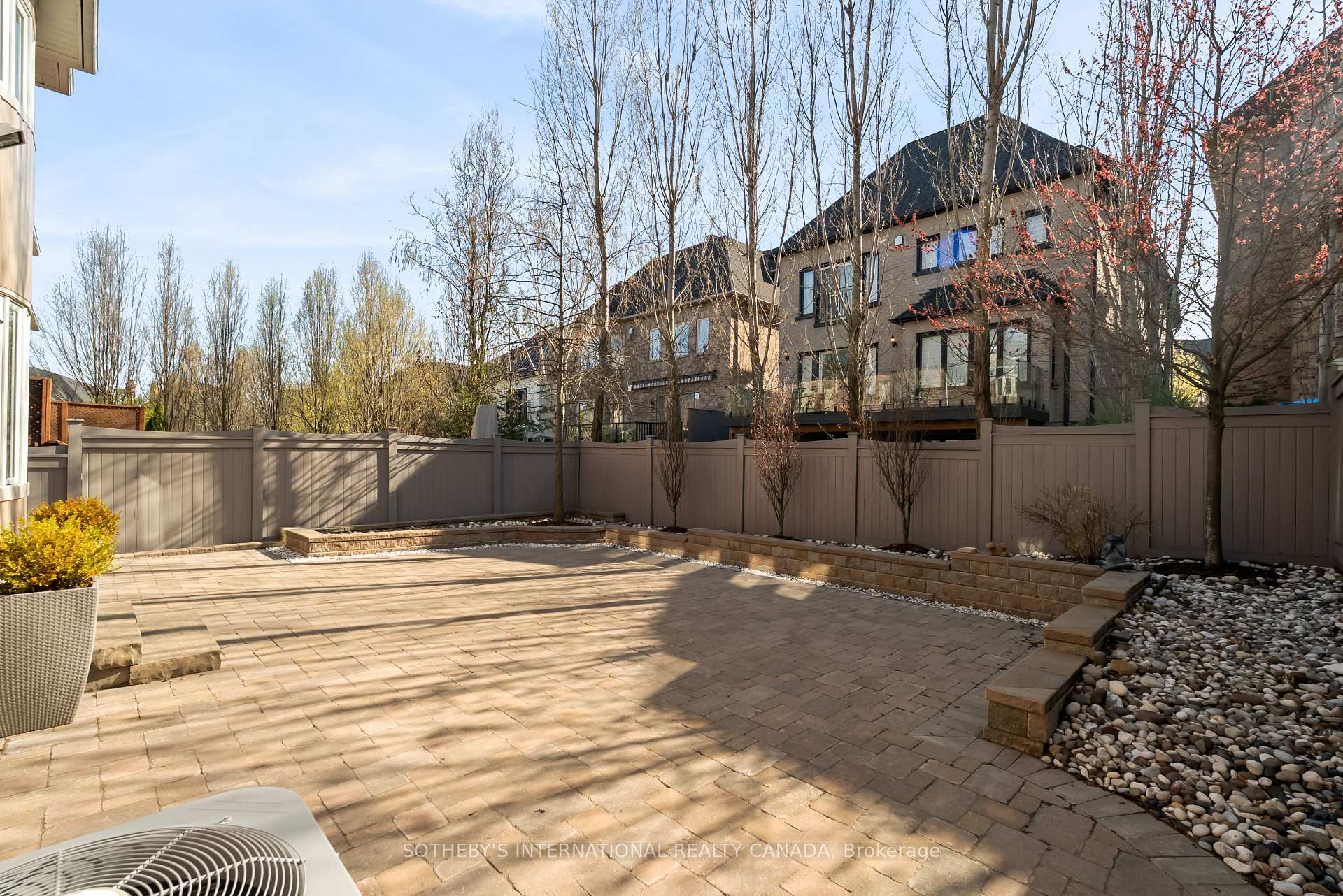 Photo 21 of 20 Hampton Park Crescent, Toronto, Leaside — HOMEH