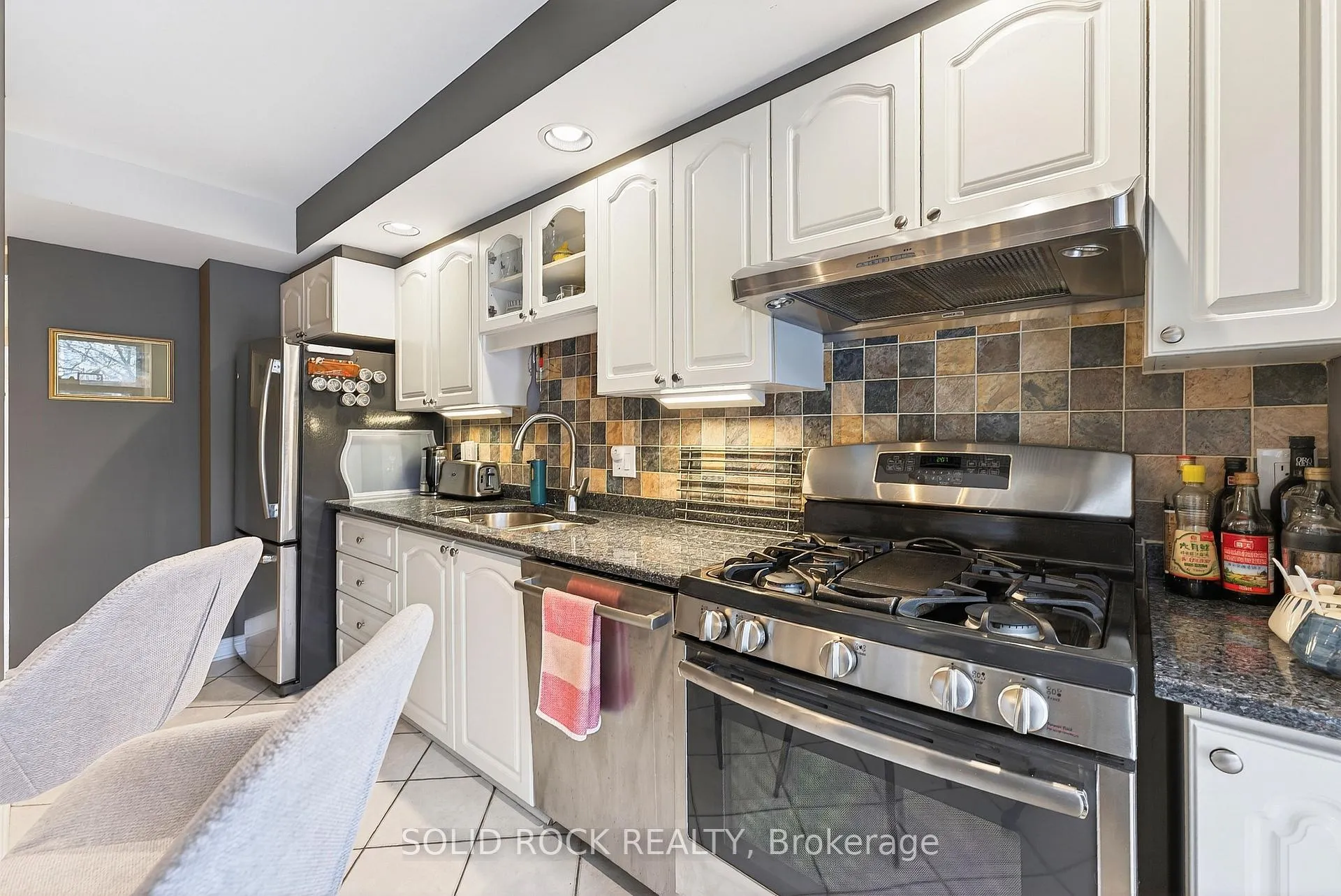 Photo 11 of 395 Mackay Street, Ottawa, Lindenlea — HOMEH