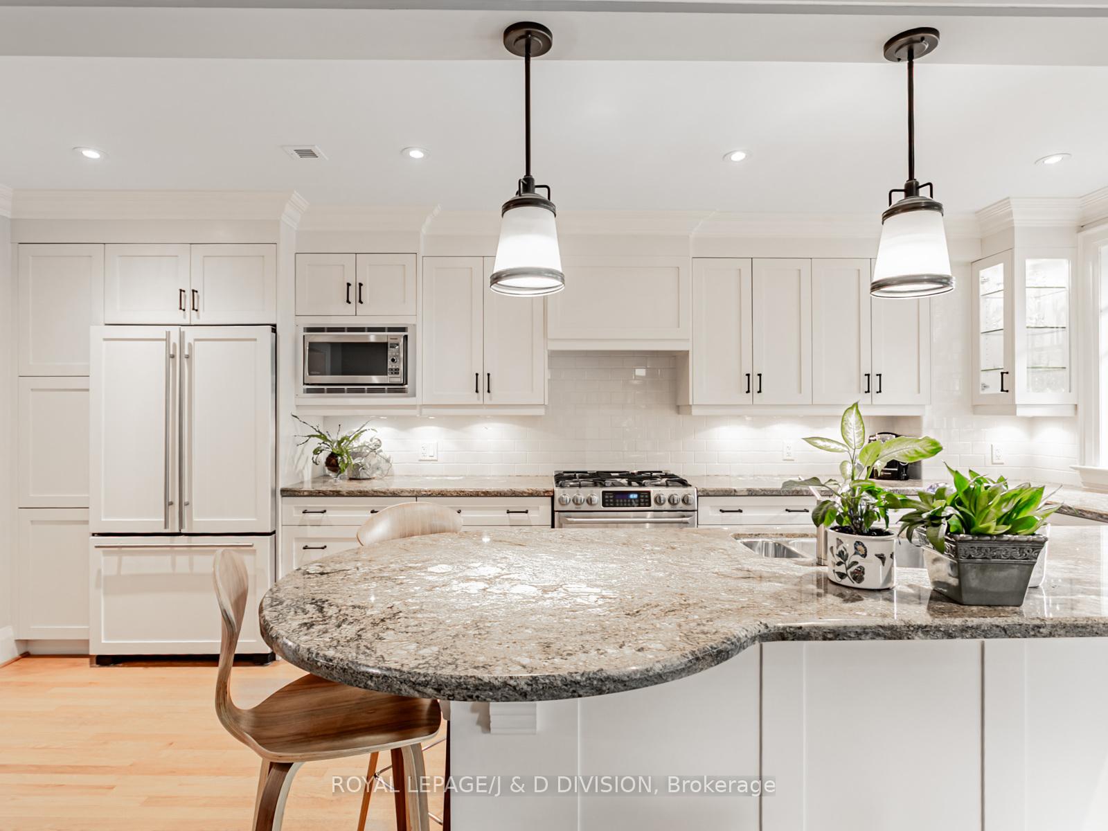 Photo 16 of 30 Macnaughton Road, Toronto, Leaside — HOMEH