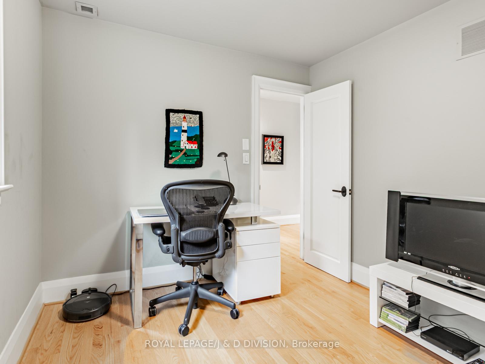 Photo 29 of 30 Macnaughton Road, Toronto, Leaside — HOMEH