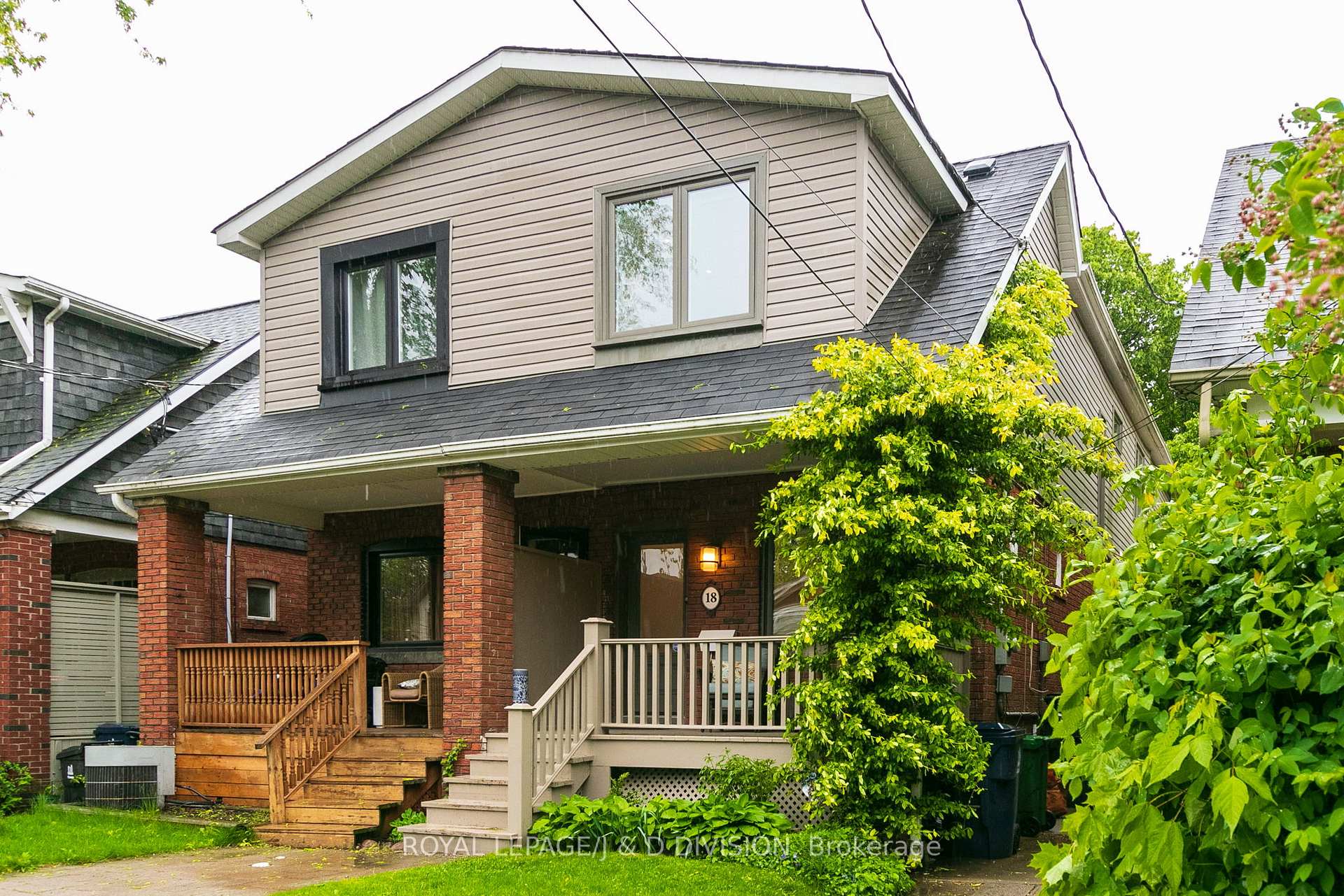 Photo 3 of 18 Le May Road, Toronto, Mount Pleasant East — HOMEH