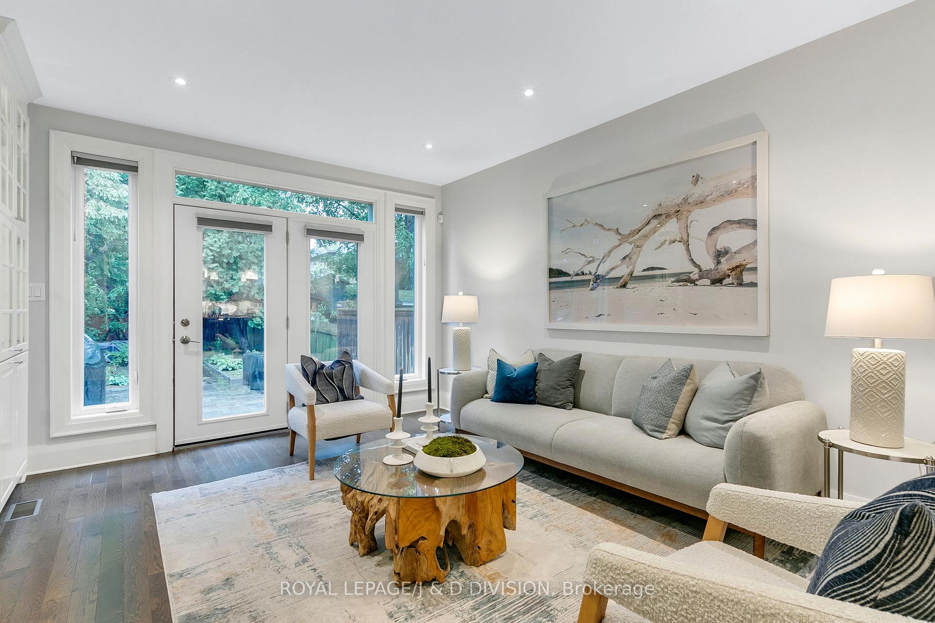 Photo 8 of 18 Le May Road, Toronto, Mount Pleasant East — HOMEH