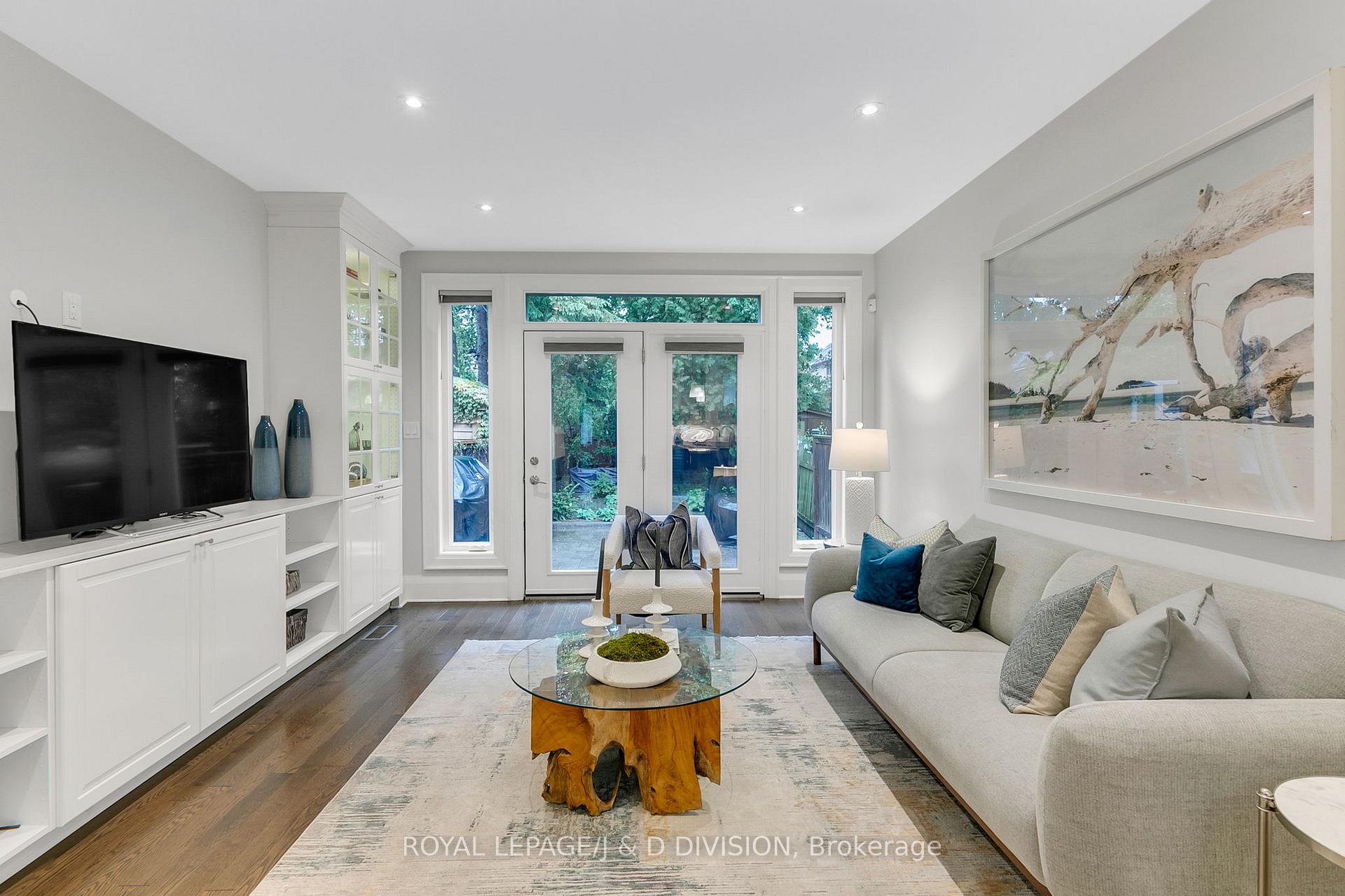Photo 9 of 18 Le May Road, Toronto, Mount Pleasant East — HOMEH