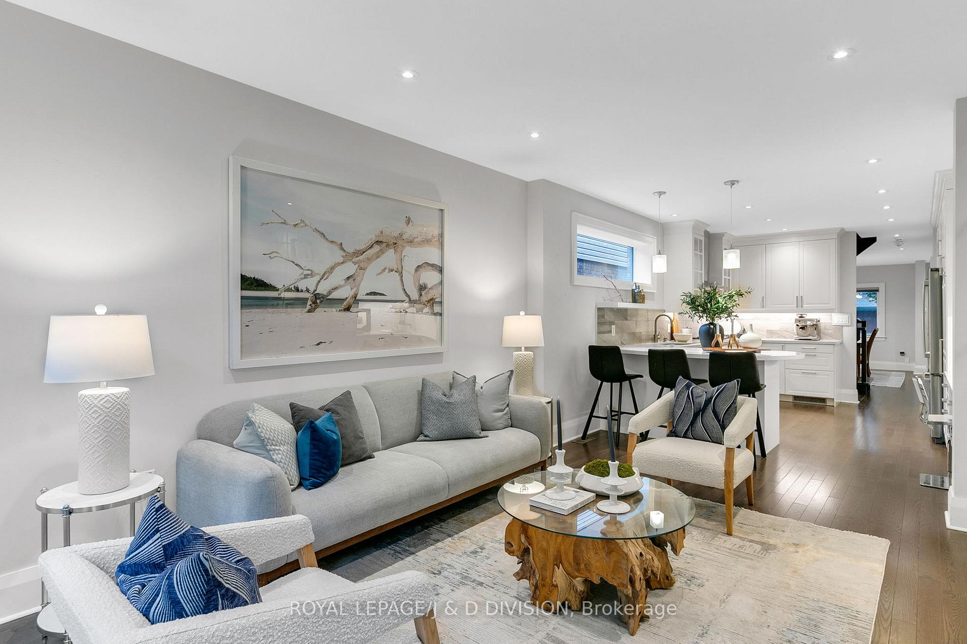Photo 10 of 18 Le May Road, Toronto, Mount Pleasant East — HOMEH