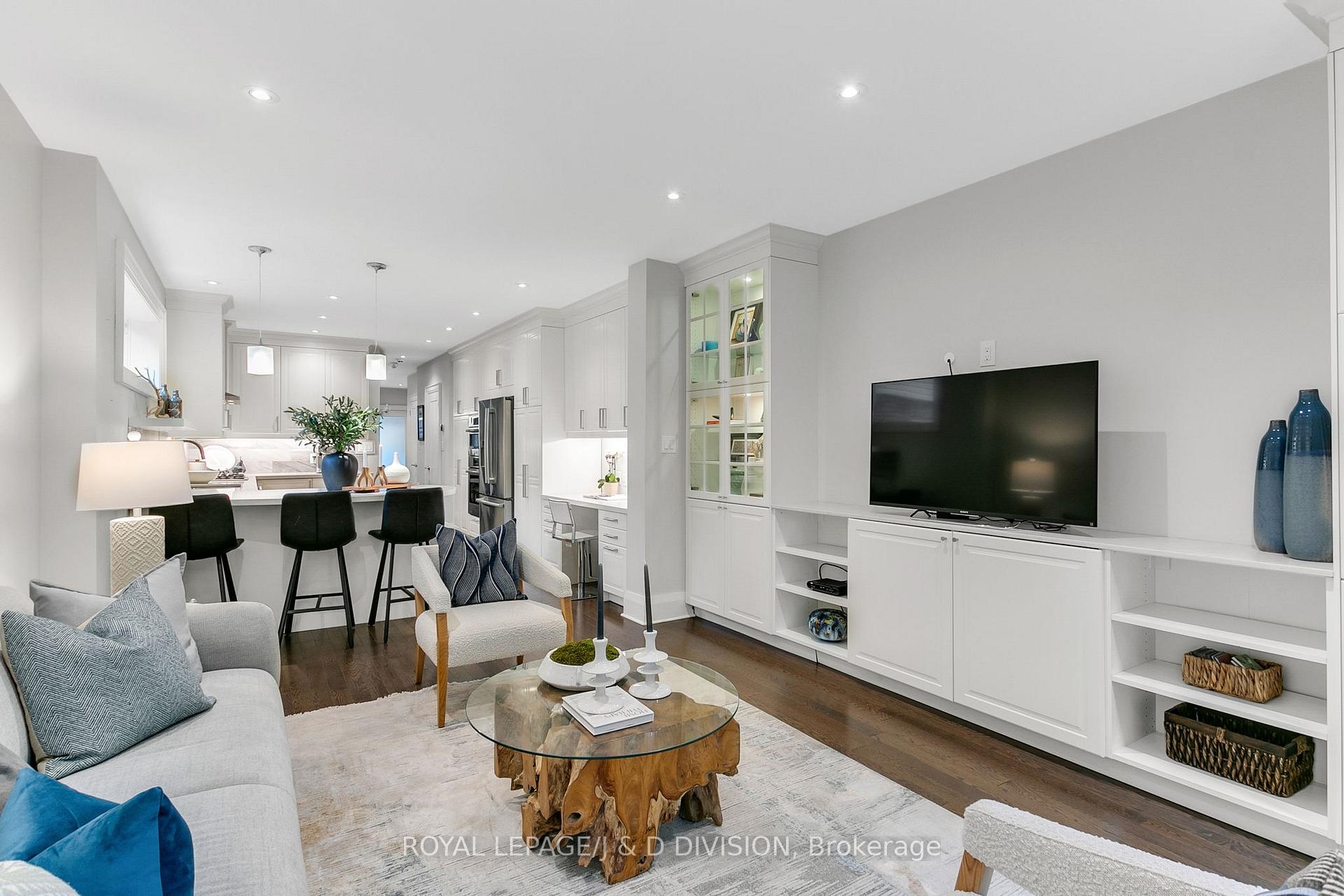 Photo 11 of 18 Le May Road, Toronto, Mount Pleasant East — HOMEH