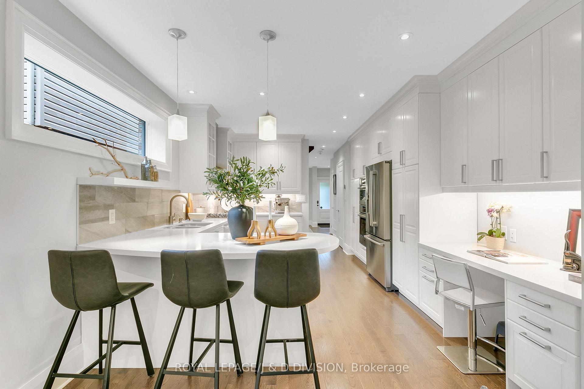 Photo 17 of 18 Le May Road, Toronto, Mount Pleasant East — HOMEH