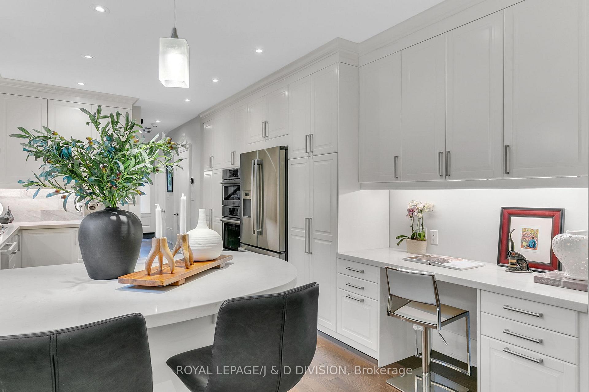 Photo 20 of 18 Le May Road, Toronto, Mount Pleasant East — HOMEH