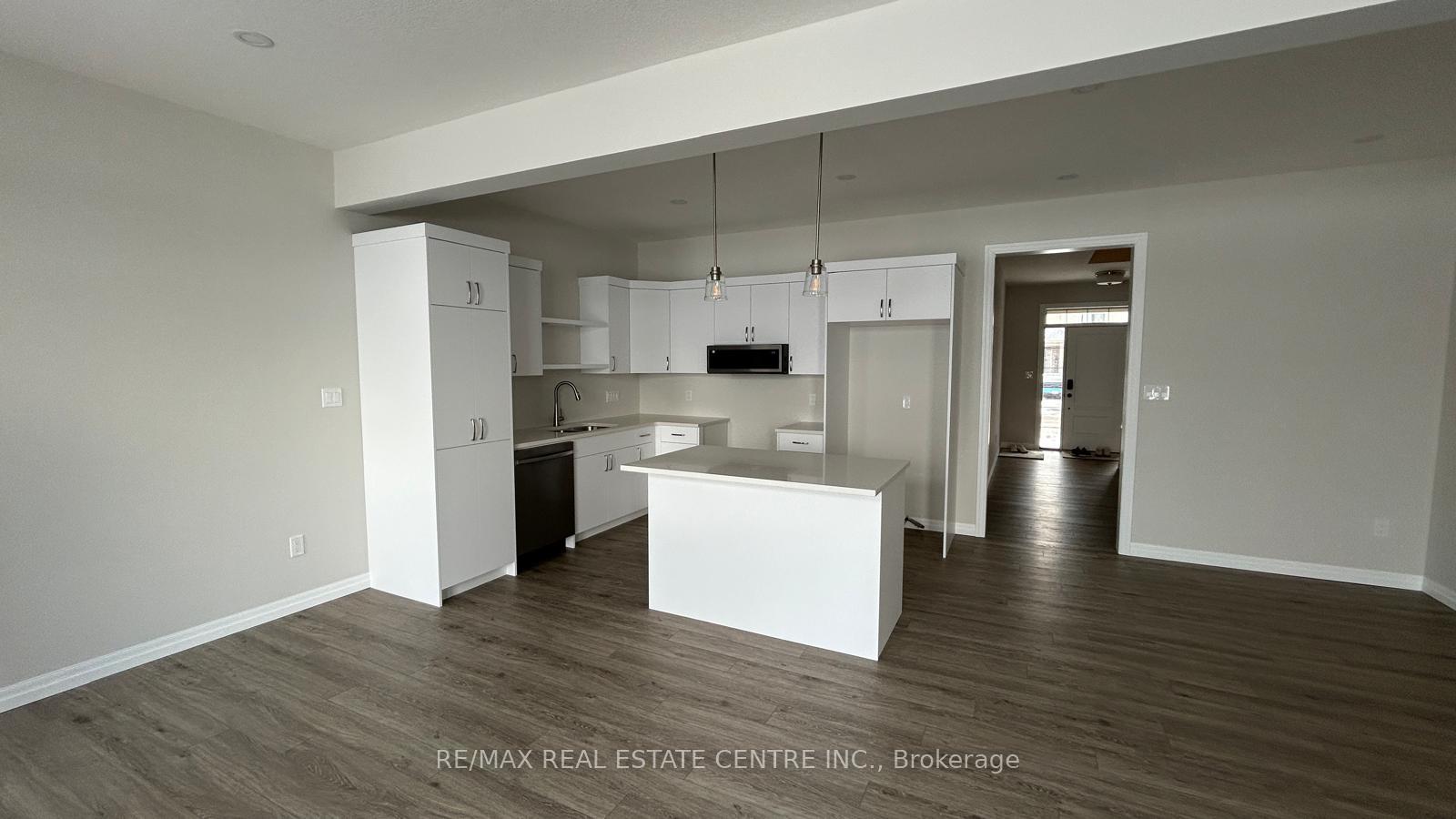Photo 5 of 39 Braun Avenue, Tillsonburg — HOMEH