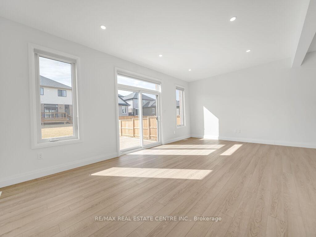 Photo 13 of 39 Braun Avenue, Tillsonburg — HOMEH