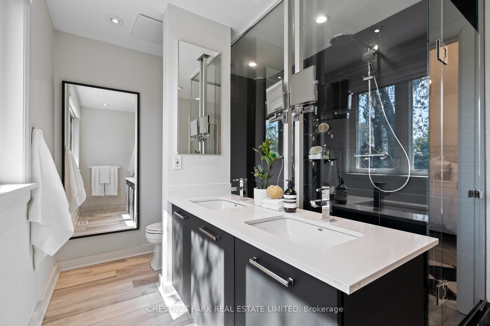 Photo 31 of 58 Metcalfe Street, Toronto, Cabbagetown-South St. James Town — HOMEH