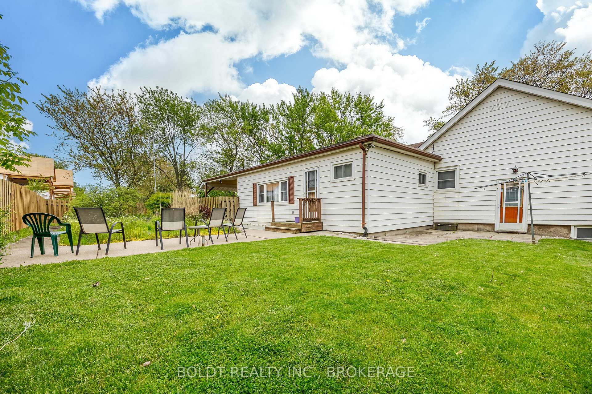 Photo 4 of 1828 Decew Road, Thorold, Confederation Heights — HOMEH