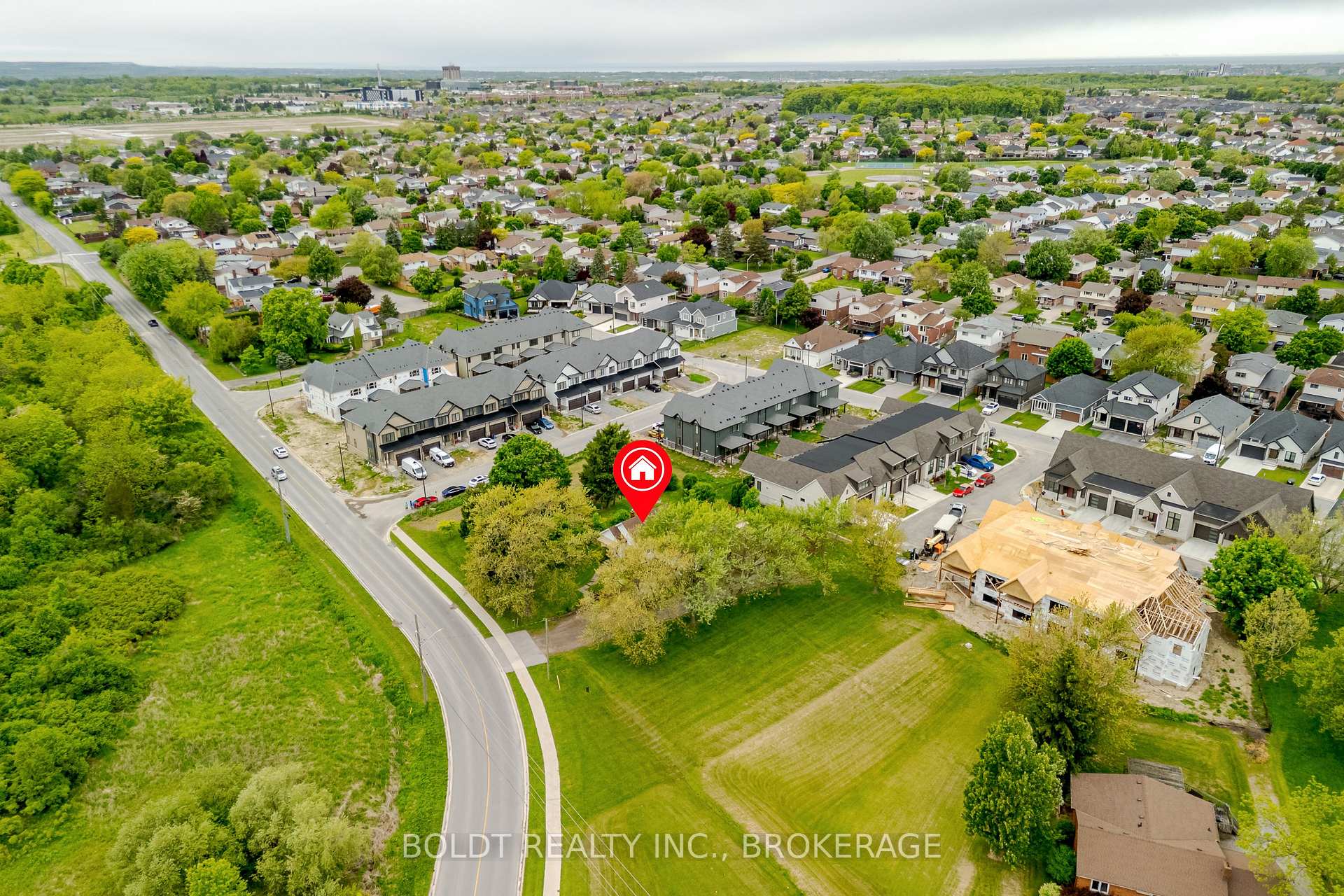 Photo 7 of 1828 Decew Road, Thorold, Confederation Heights — HOMEH