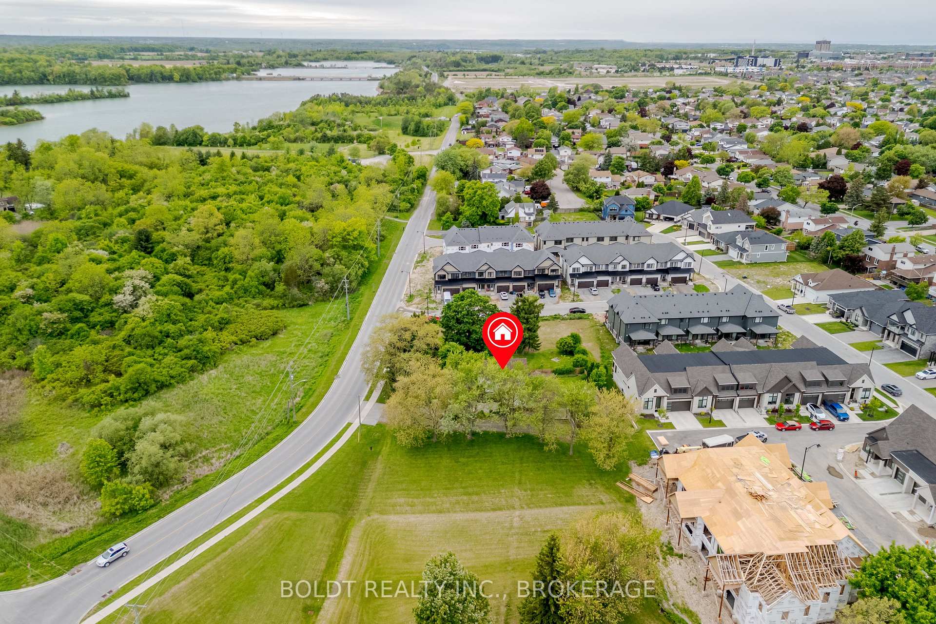 Photo 8 of 1828 Decew Road, Thorold, Confederation Heights — HOMEH