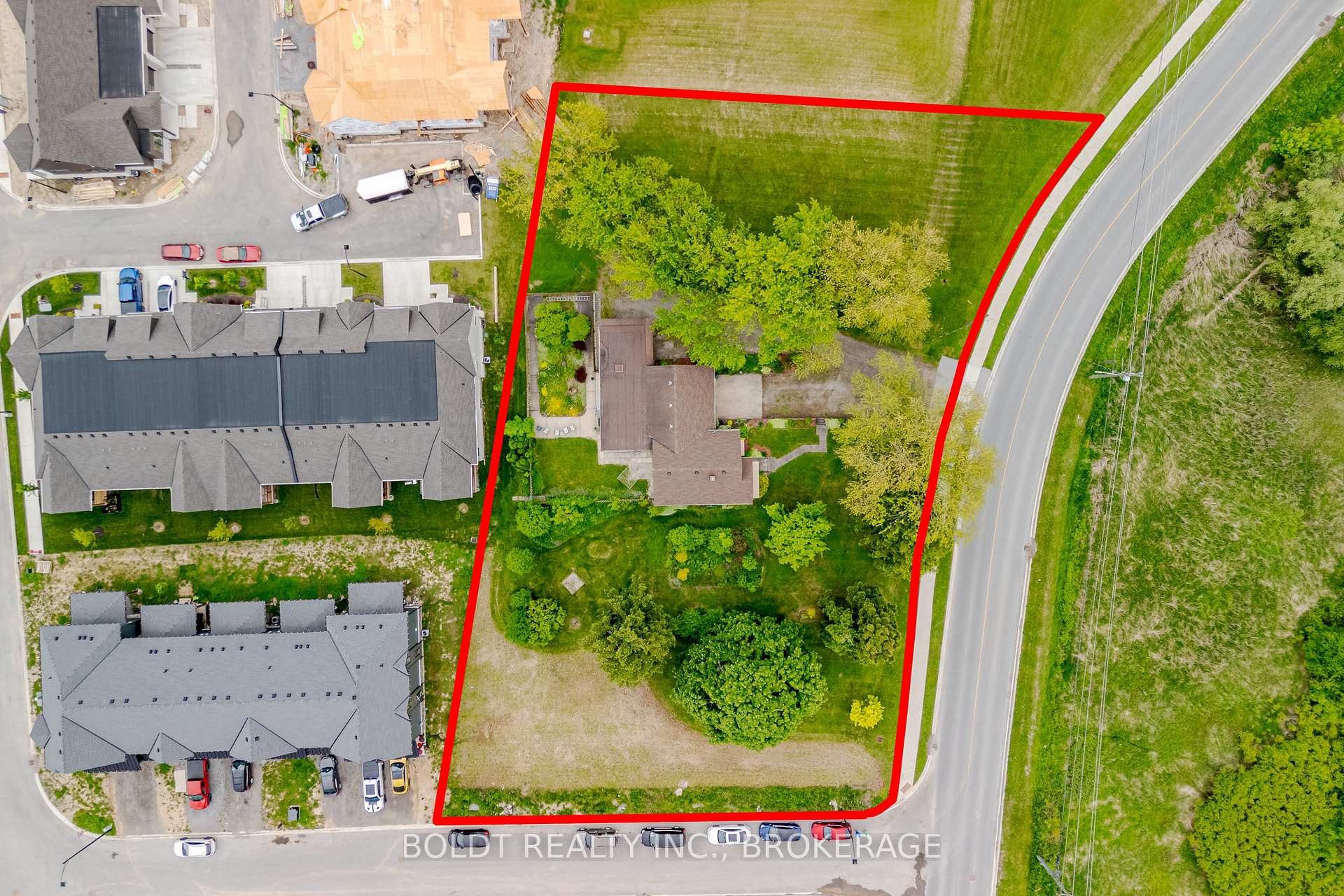 Photo 13 of 1828 Decew Road, Thorold, Confederation Heights — HOMEH
