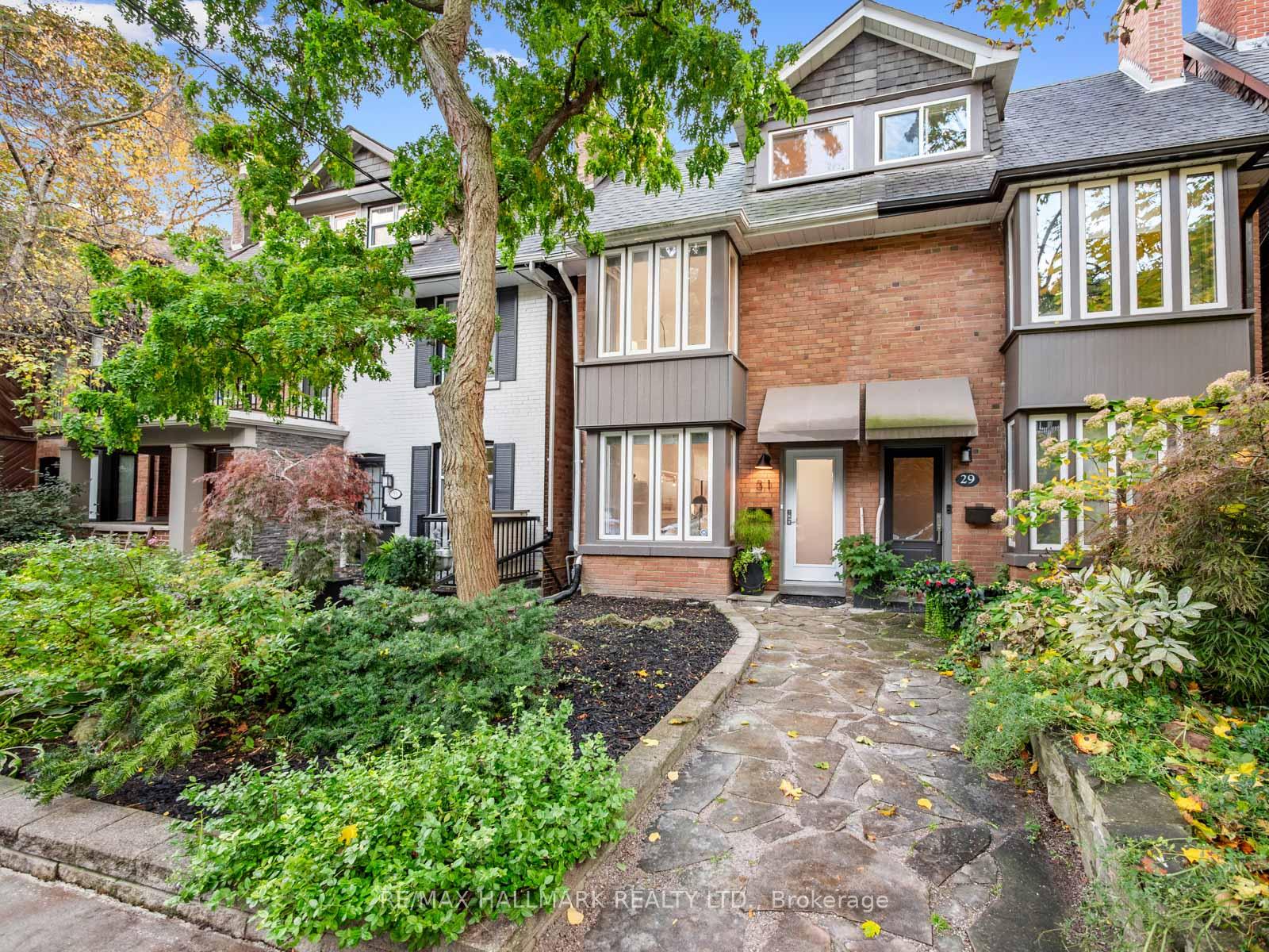 Photo 1 of 31 Tennis Crescent, Toronto, North Riverdale — HOMEH