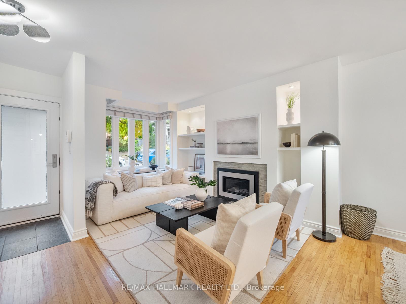 Photo 4 of 31 Tennis Crescent, Toronto, North Riverdale — HOMEH