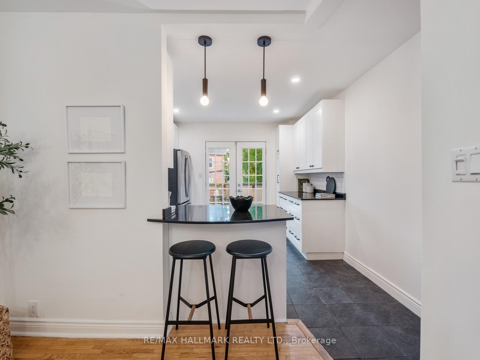 Photo 10 of 31 Tennis Crescent, Toronto, North Riverdale — HOMEH
