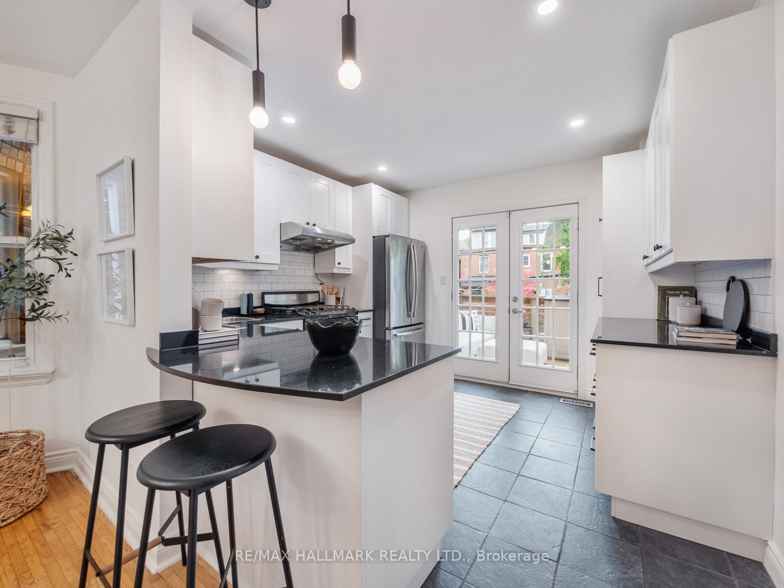 Photo 11 of 31 Tennis Crescent, Toronto, North Riverdale — HOMEH