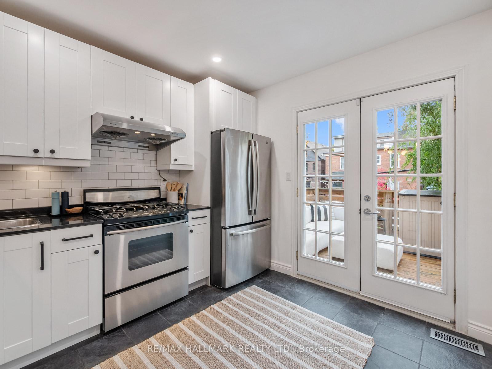 Photo 12 of 31 Tennis Crescent, Toronto, North Riverdale — HOMEH