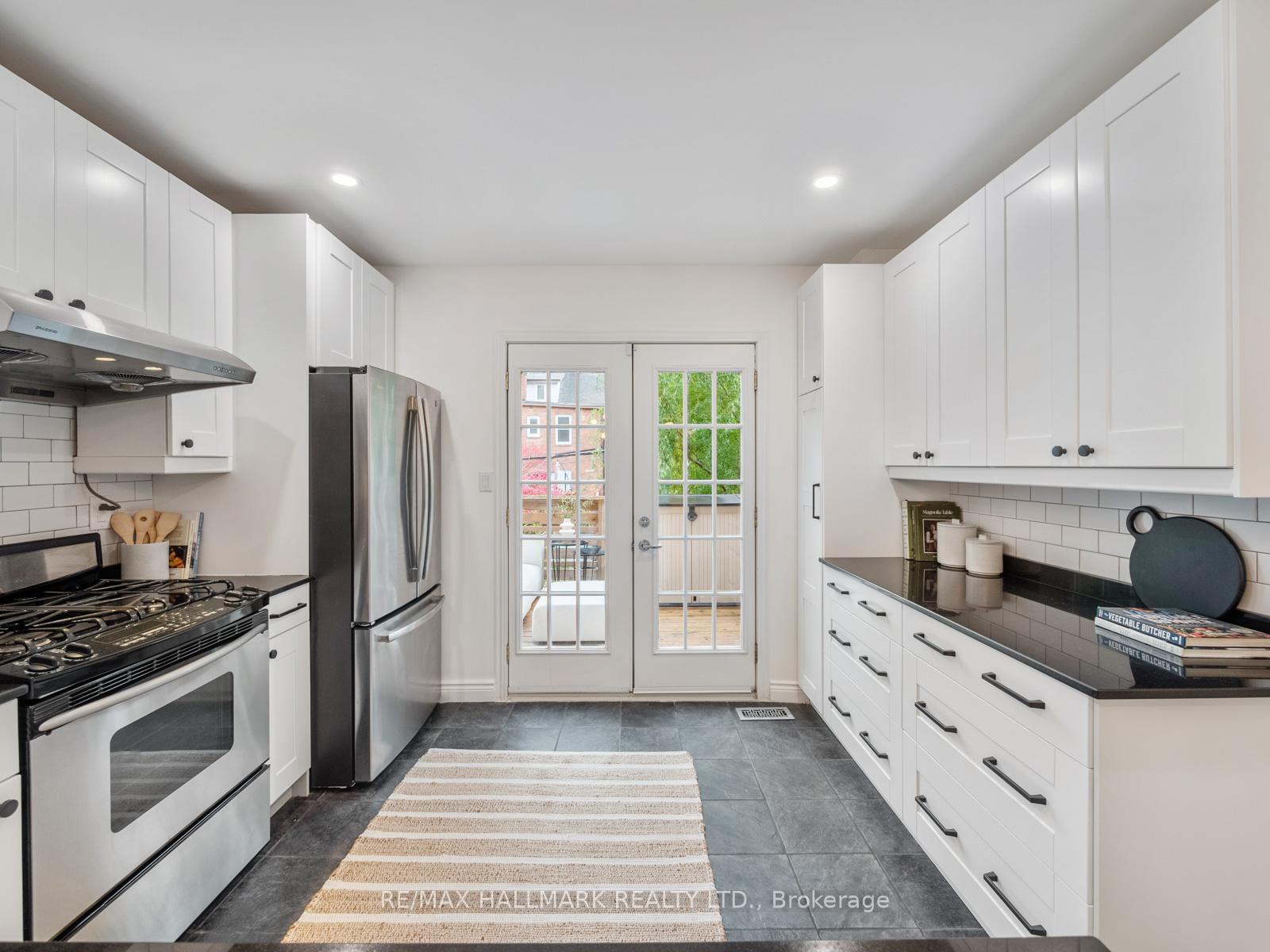 Photo 16 of 31 Tennis Crescent, Toronto, North Riverdale — HOMEH