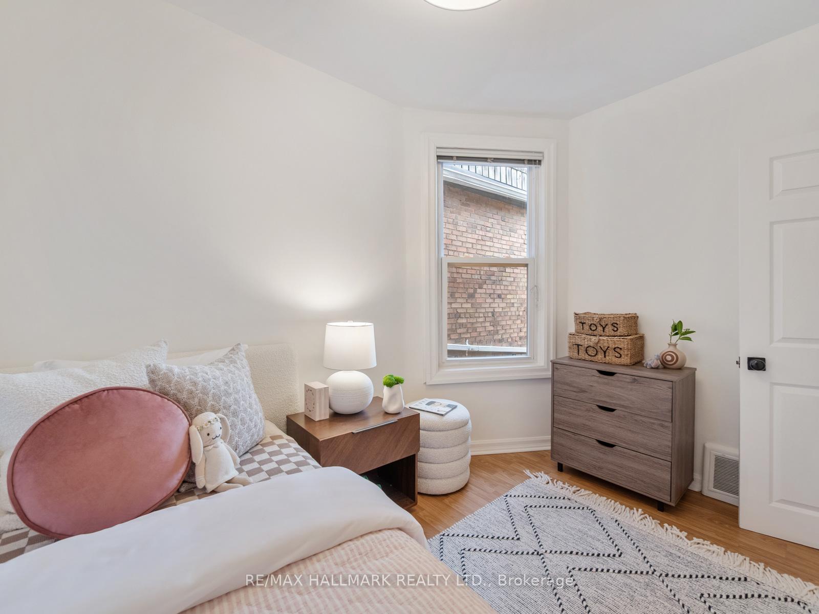 Photo 25 of 31 Tennis Crescent, Toronto, North Riverdale — HOMEH
