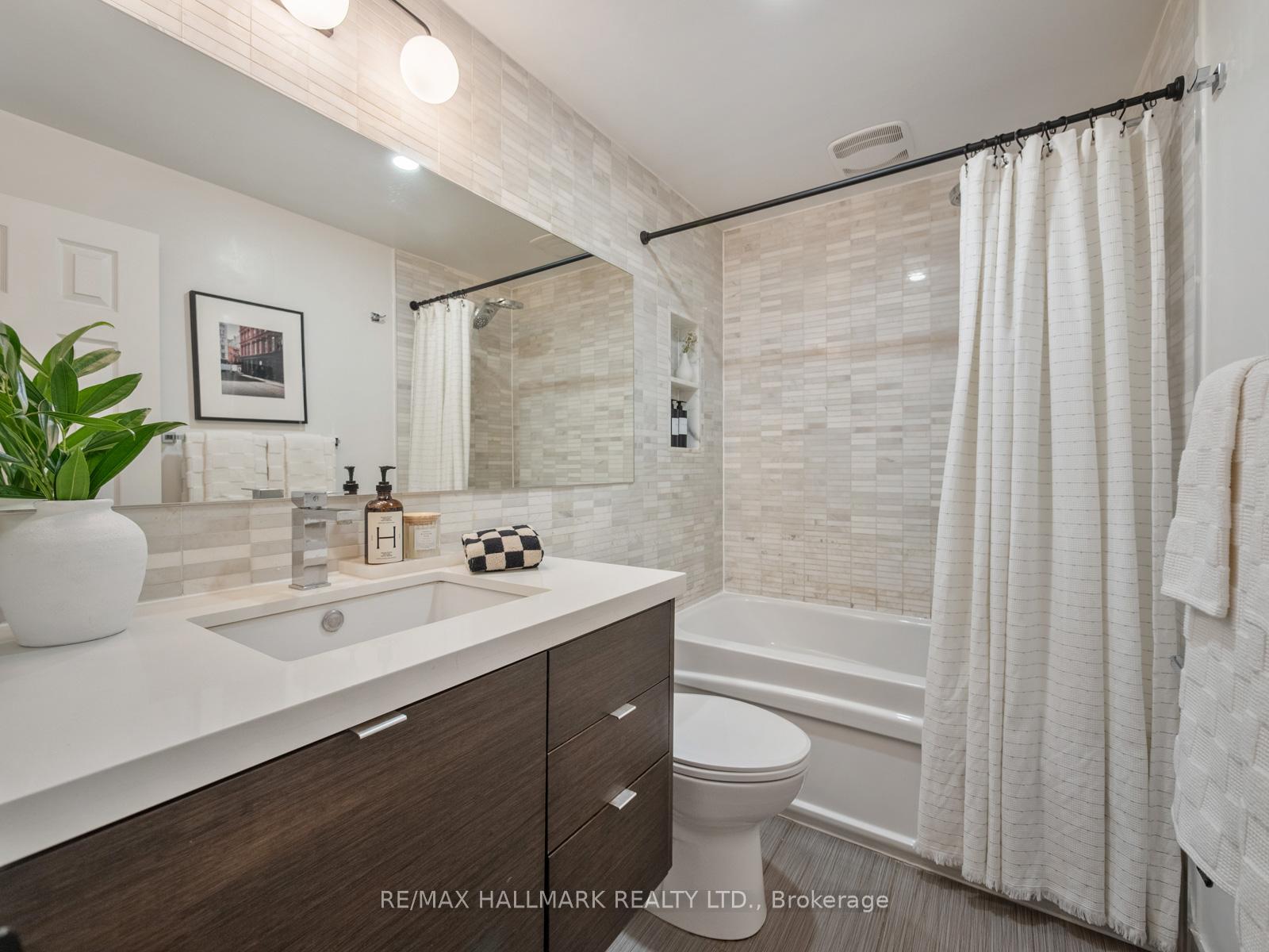 Photo 29 of 31 Tennis Crescent, Toronto, North Riverdale — HOMEH