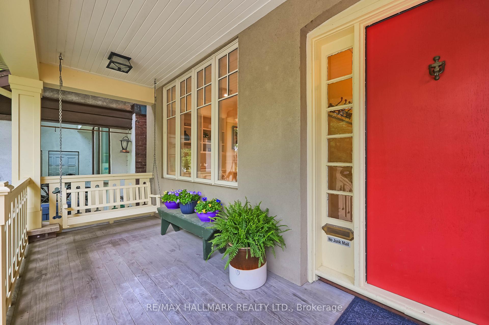 Photo 2 of 8 Silver Birch Avenue, Toronto, The Beaches — HOMEH