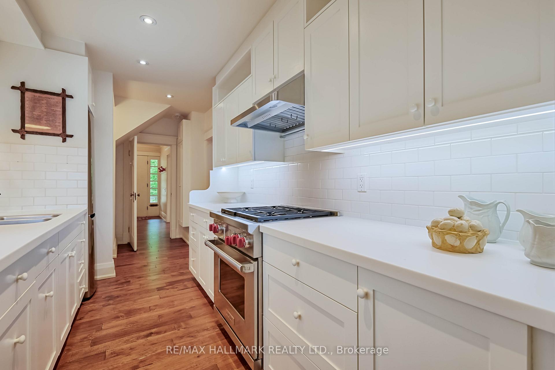 Photo 23 of 8 Silver Birch Avenue, Toronto, The Beaches — HOMEH