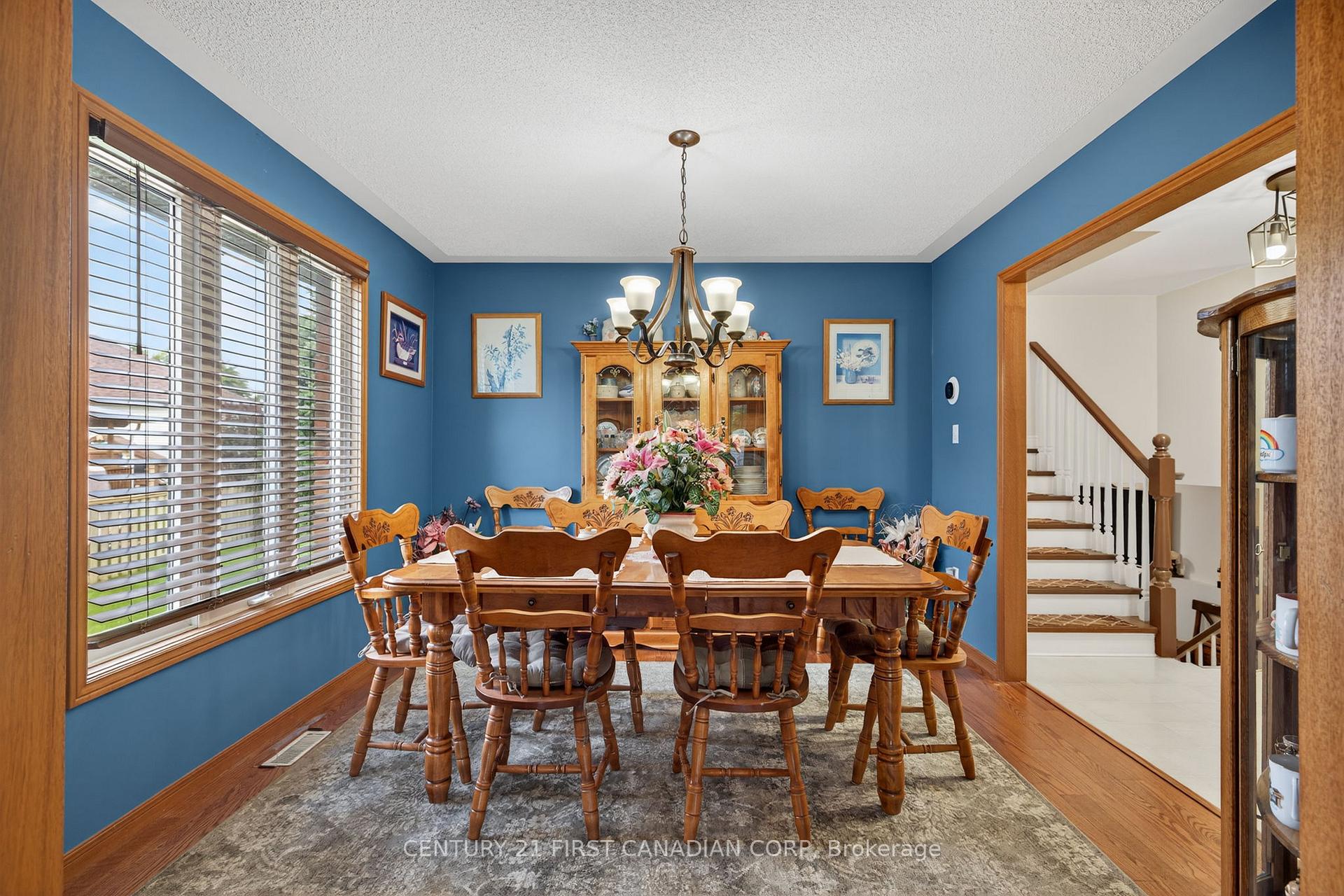 Photo 7 of 19 Hemlock Boulevard, Strathroy-Caradoc, SE — HOMEH