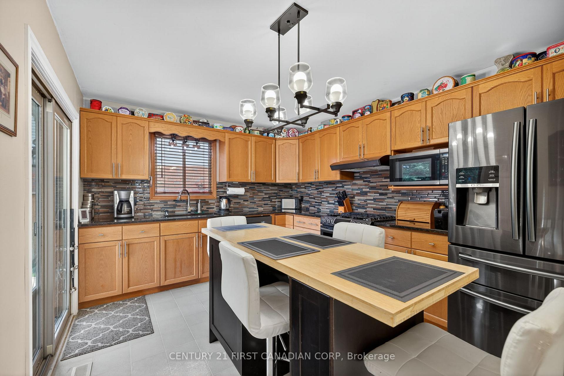 Photo 11 of 19 Hemlock Boulevard, Strathroy-Caradoc, SE — HOMEH