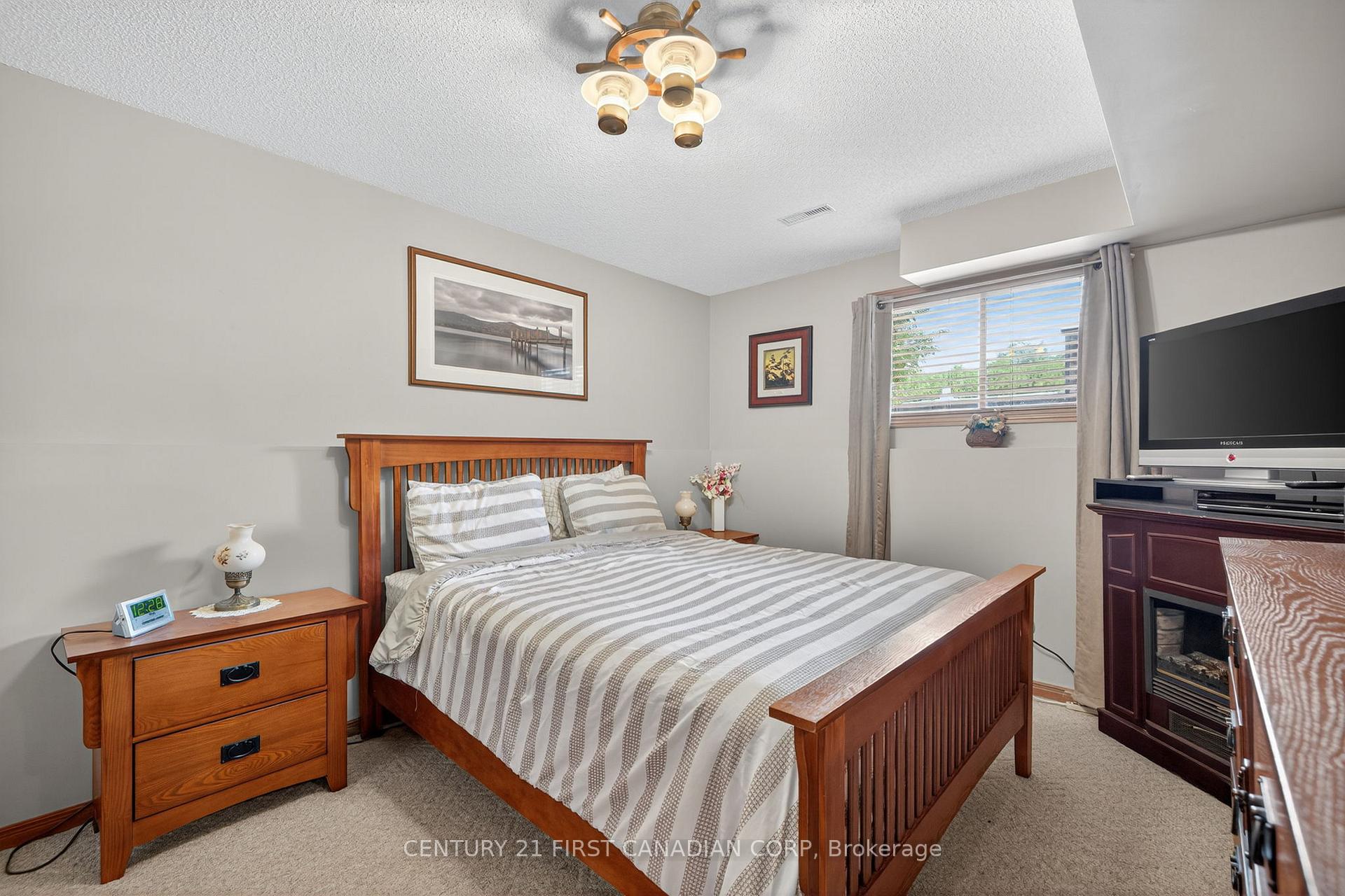 Photo 21 of 19 Hemlock Boulevard, Strathroy-Caradoc, SE — HOMEH