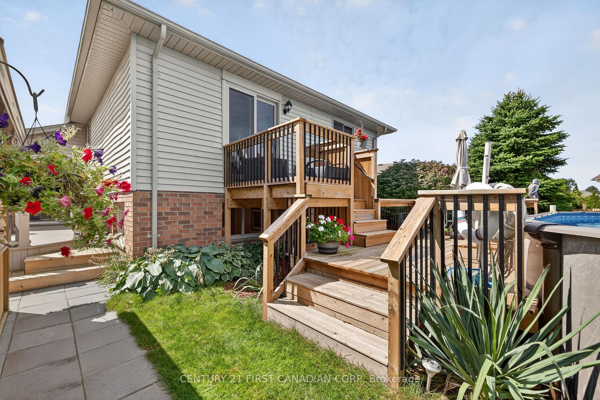 Photo 38 of 19 Hemlock Boulevard, Strathroy-Caradoc, SE — HOMEH
