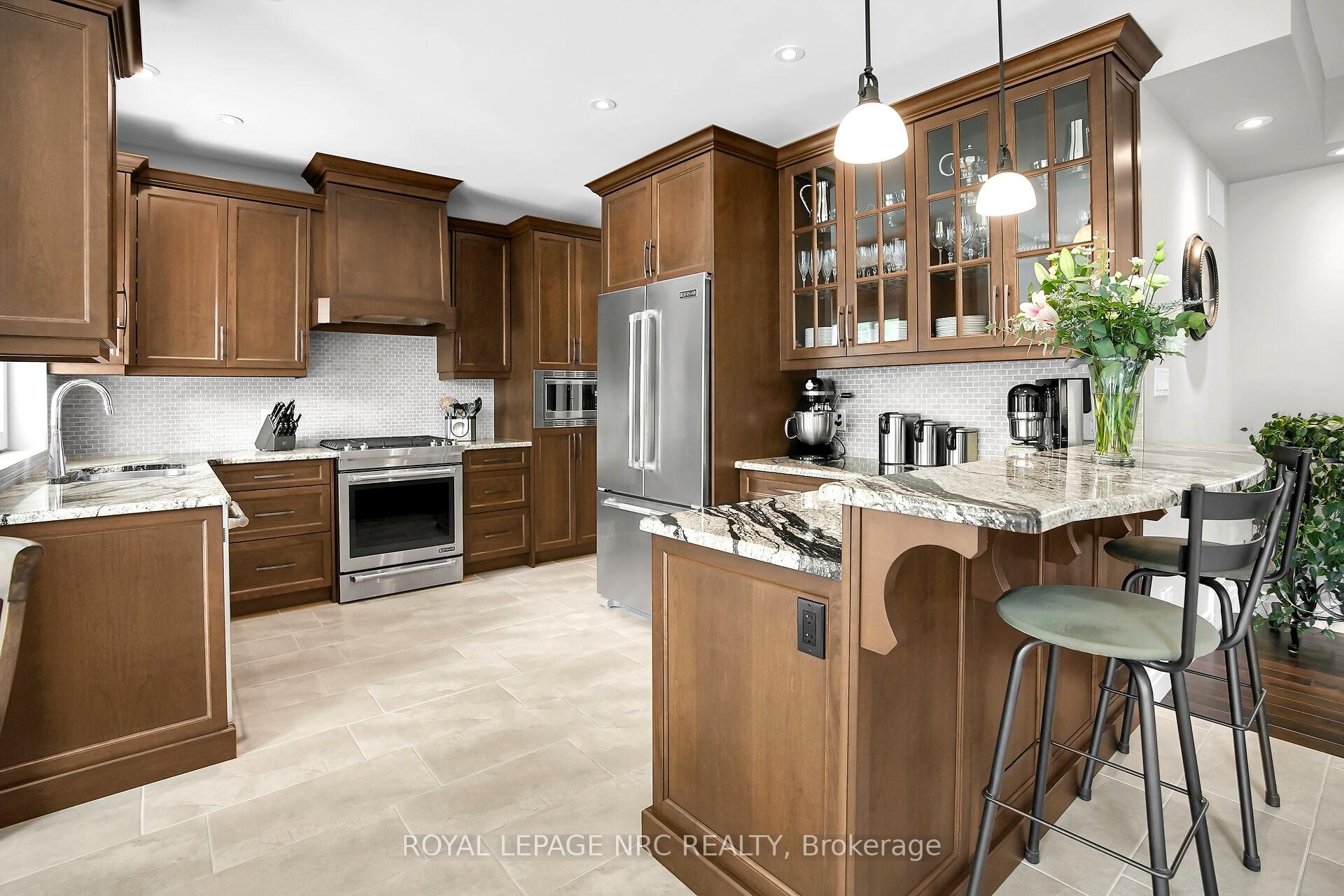 Photo 13 of 49 Ashby Crescent, Strathroy-Caradoc, SW — HOMEH