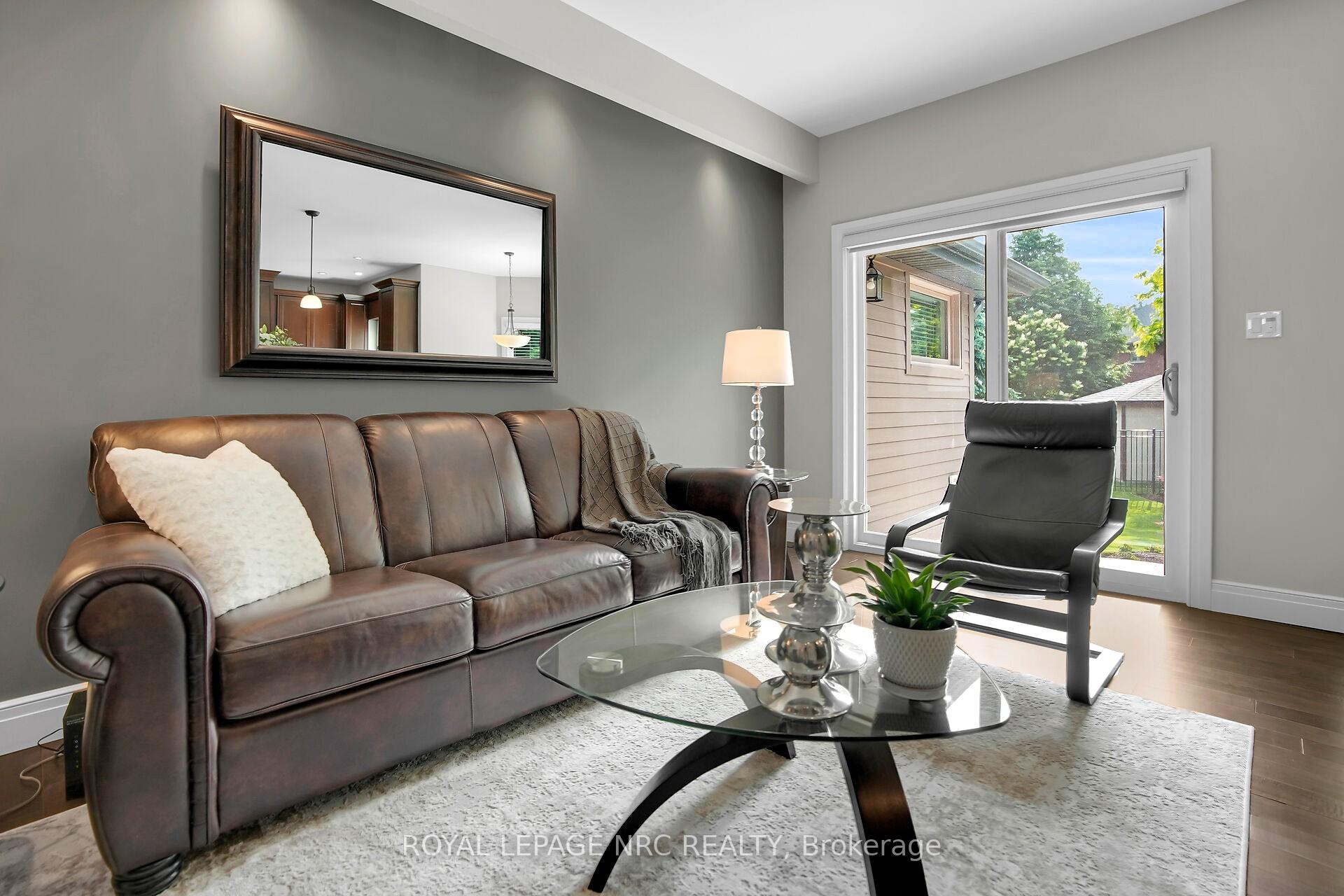Photo 19 of 49 Ashby Crescent, Strathroy-Caradoc, SW — HOMEH