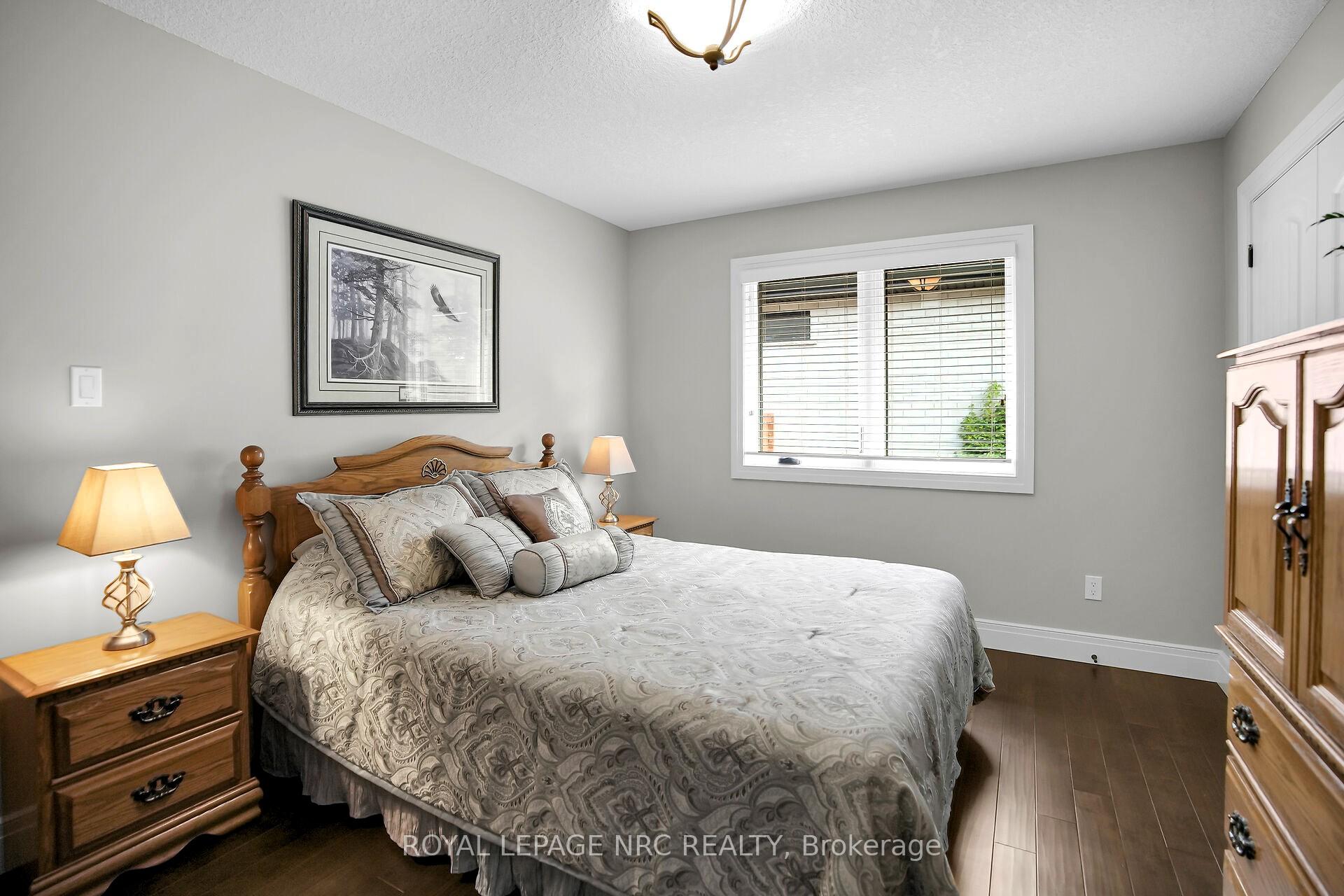 Photo 26 of 49 Ashby Crescent, Strathroy-Caradoc, SW — HOMEH