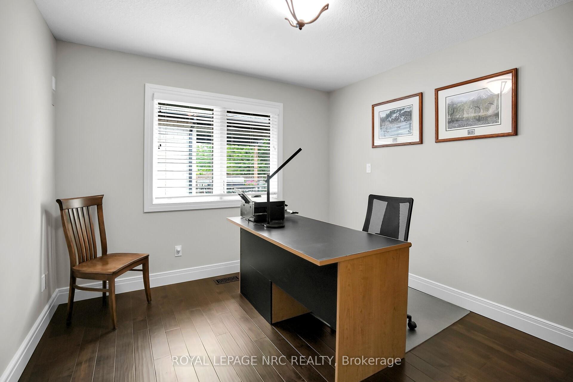 Photo 27 of 49 Ashby Crescent, Strathroy-Caradoc, SW — HOMEH