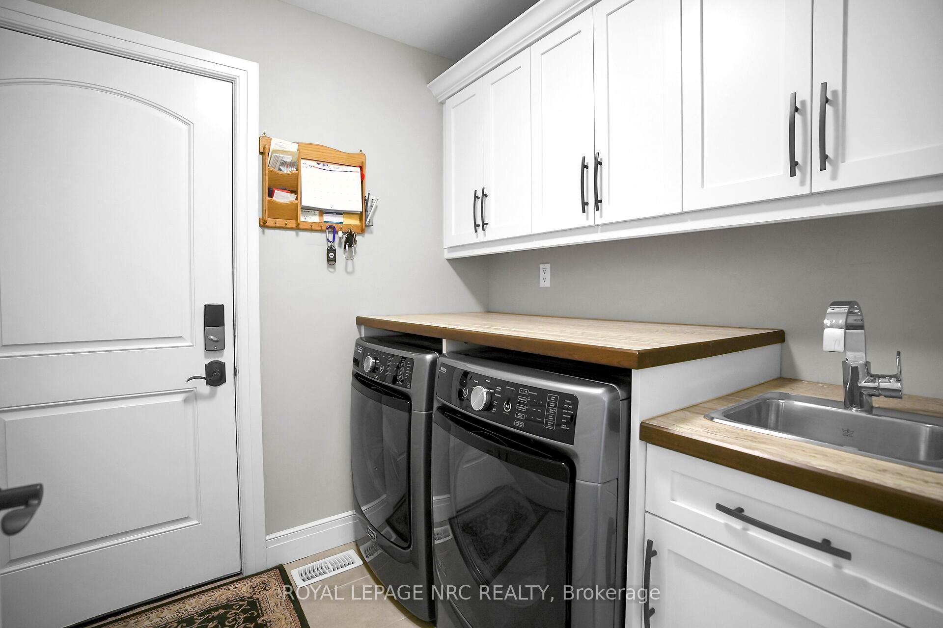 Photo 31 of 49 Ashby Crescent, Strathroy-Caradoc, SW — HOMEH