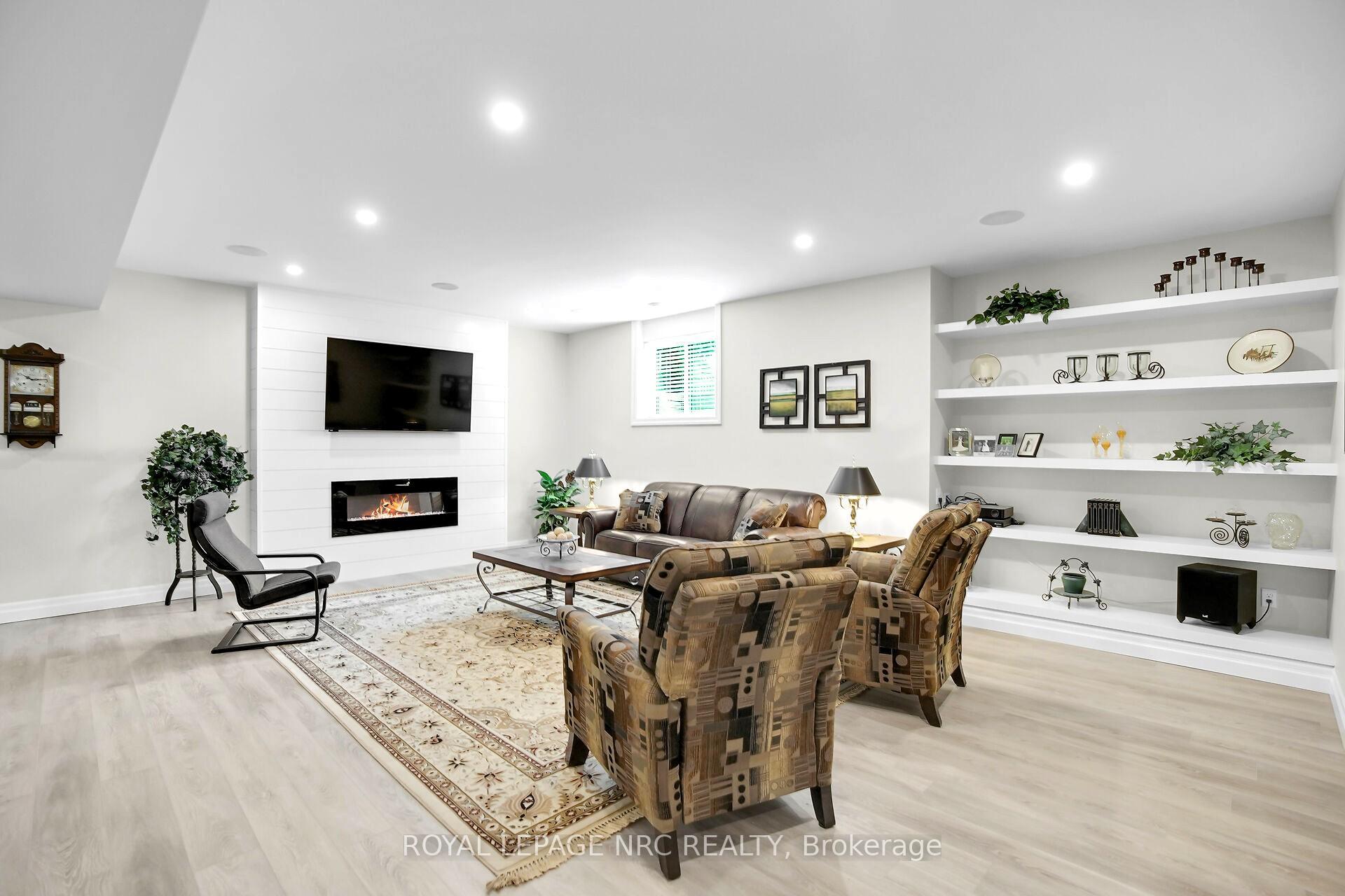 Photo 32 of 49 Ashby Crescent, Strathroy-Caradoc, SW — HOMEH