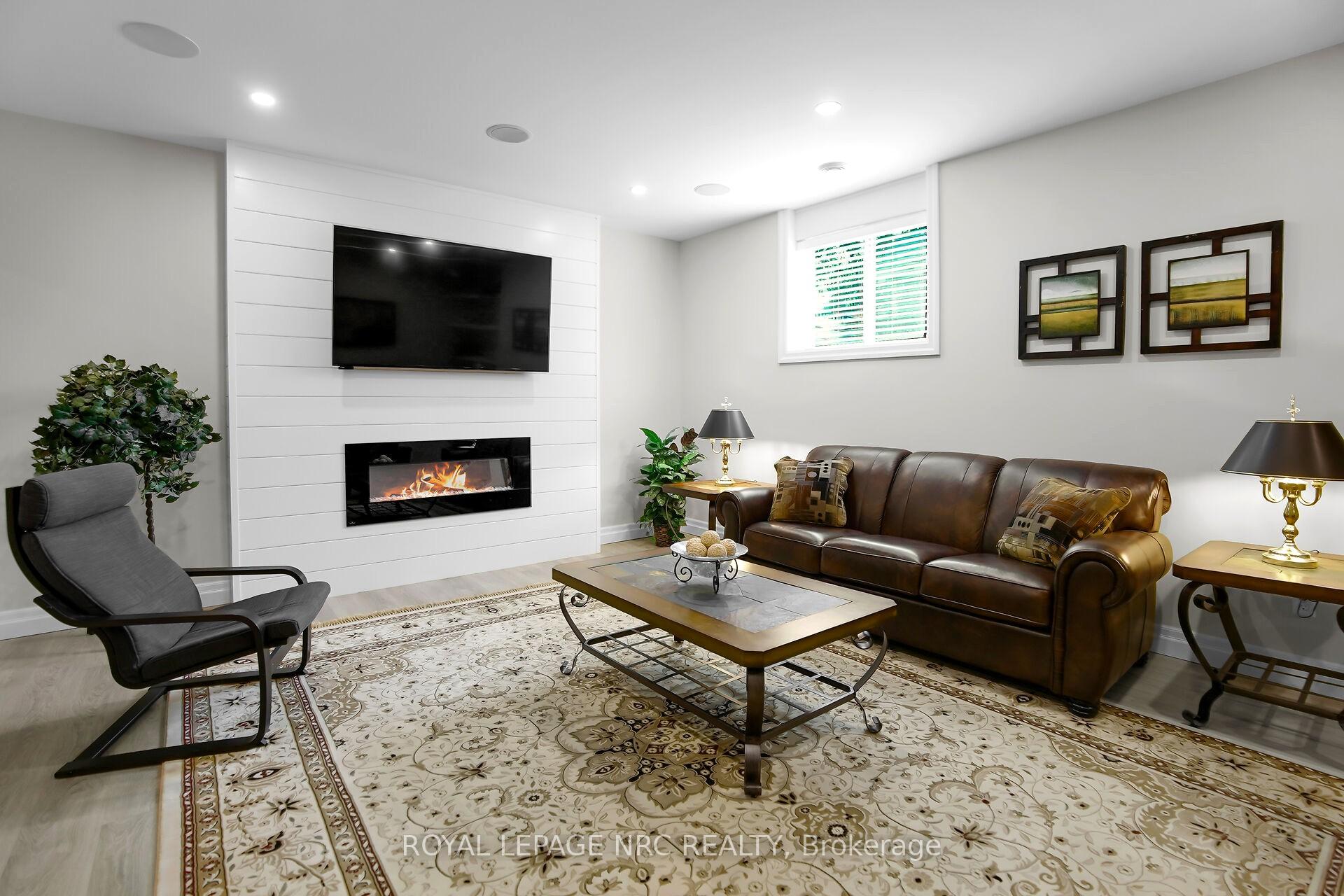 Photo 33 of 49 Ashby Crescent, Strathroy-Caradoc, SW — HOMEH