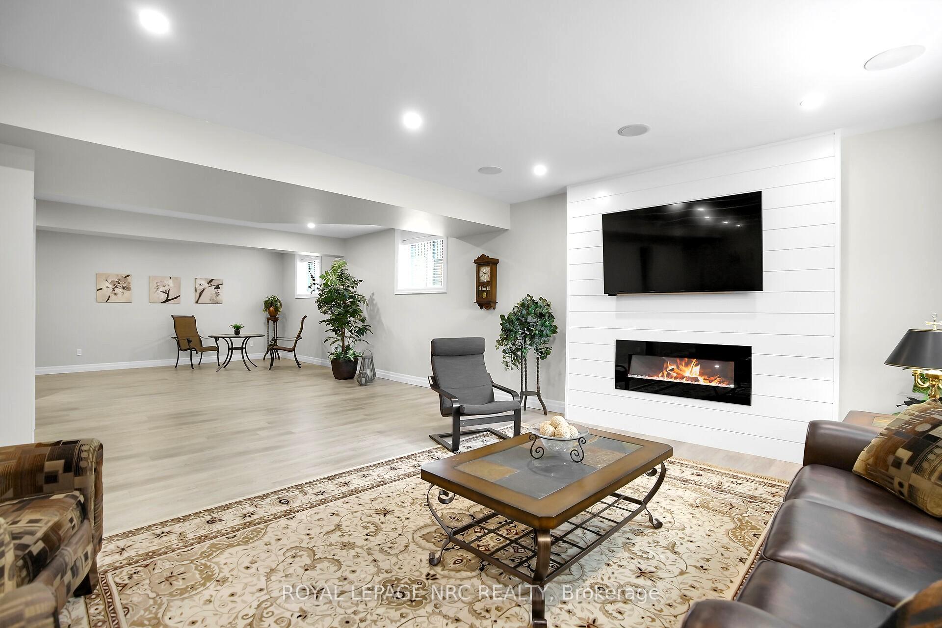 Photo 34 of 49 Ashby Crescent, Strathroy-Caradoc, SW — HOMEH