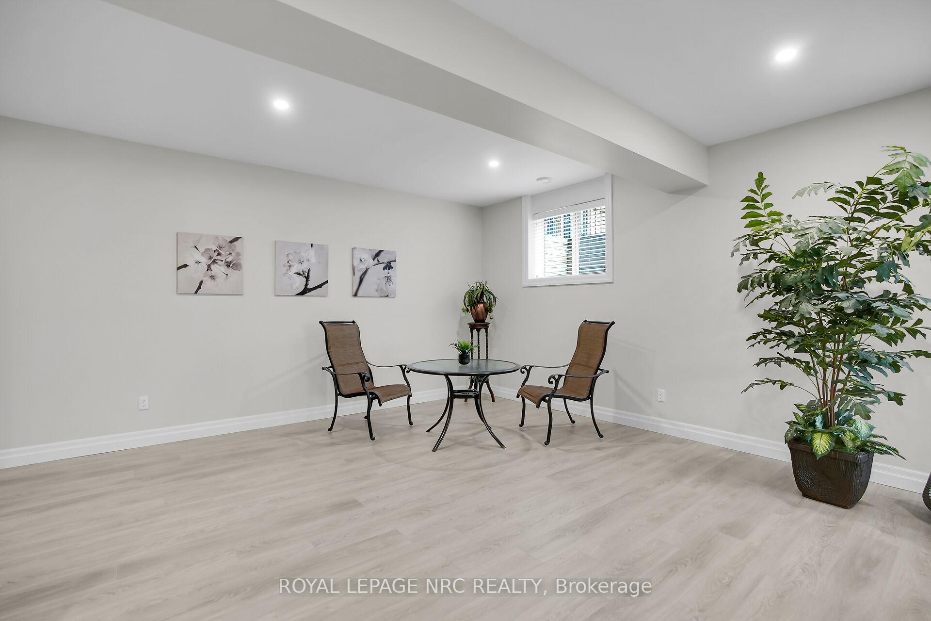 Photo 36 of 49 Ashby Crescent, Strathroy-Caradoc, SW — HOMEH