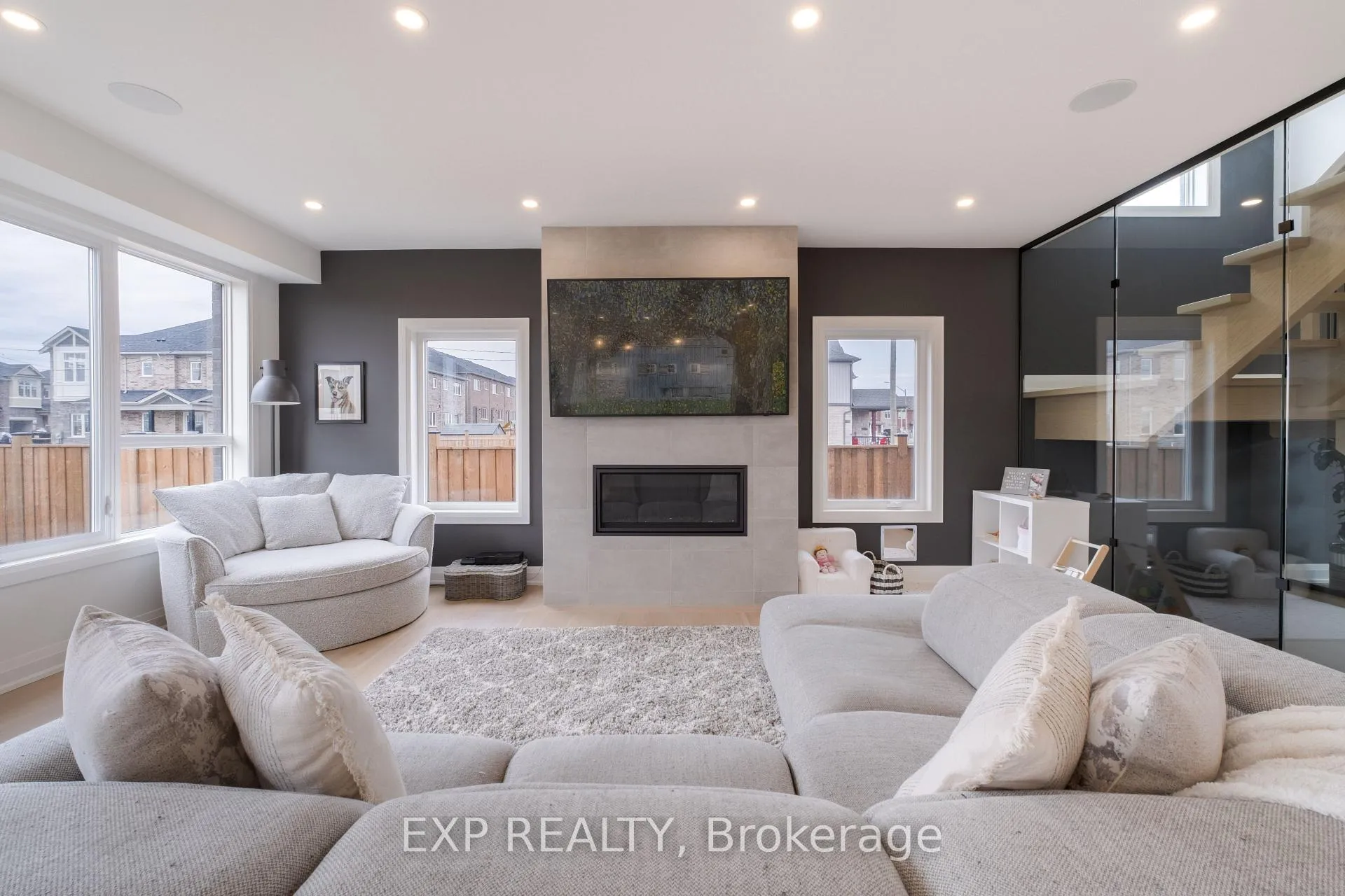 Photo 4 of 81 Homestead Way, Thorold, Rolling Meadows — HOMEH