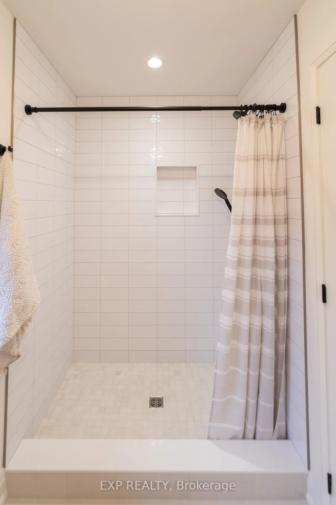 Photo 24 of 81 Homestead Way, Thorold, Rolling Meadows — HOMEH