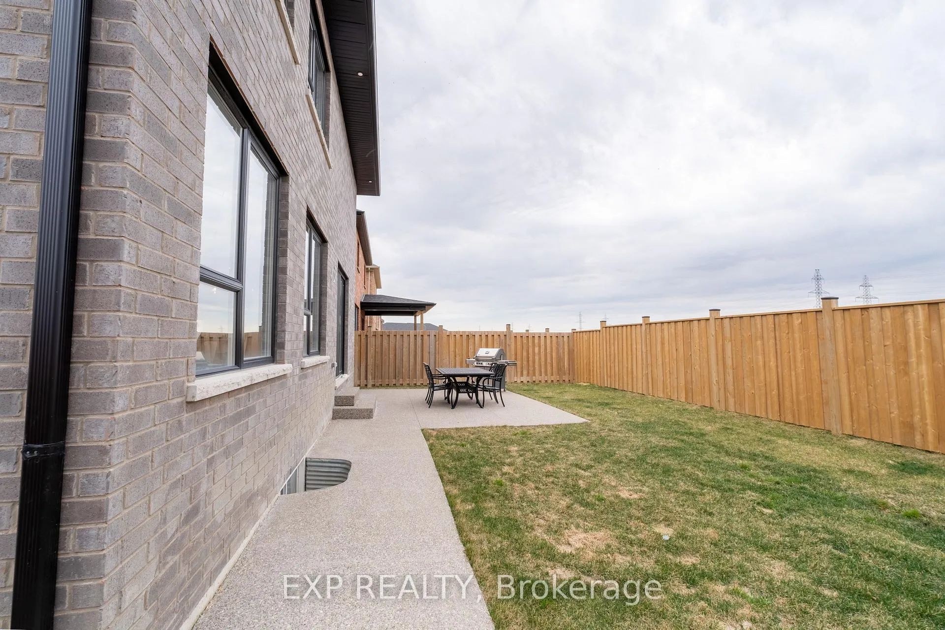 Photo 41 of 81 Homestead Way, Thorold, Rolling Meadows — HOMEH