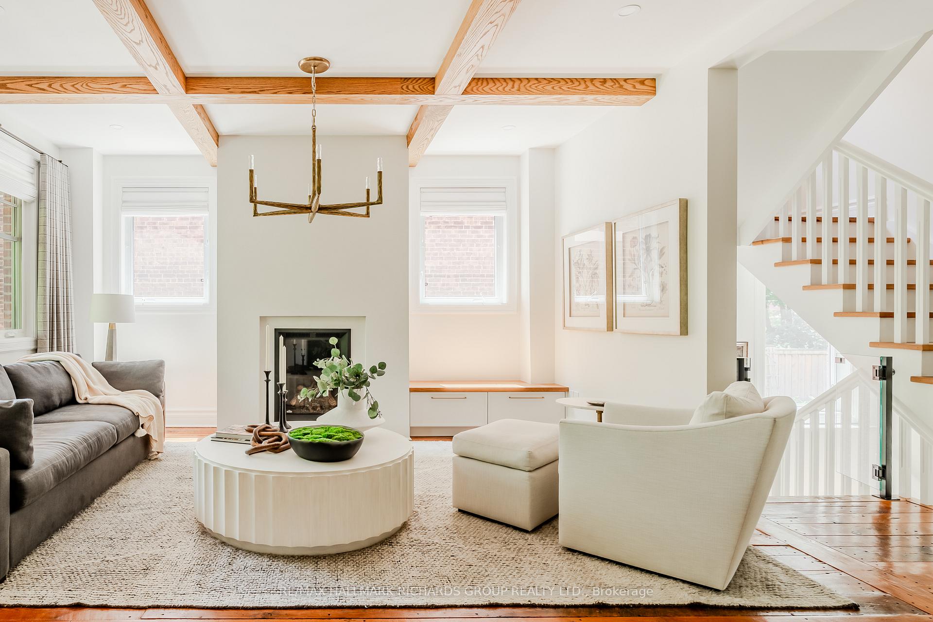 Photo 5 of 152 Kenilworth Avenue, Toronto, The Beaches — HOMEH