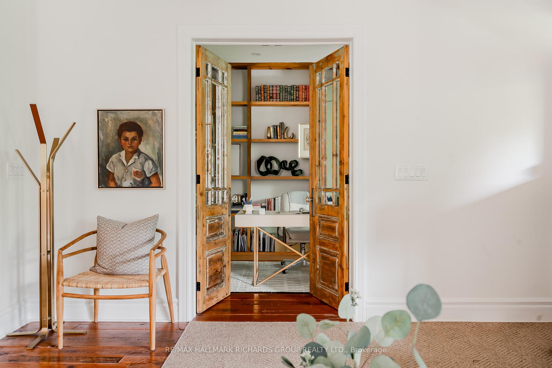 Photo 7 of 152 Kenilworth Avenue, Toronto, The Beaches — HOMEH