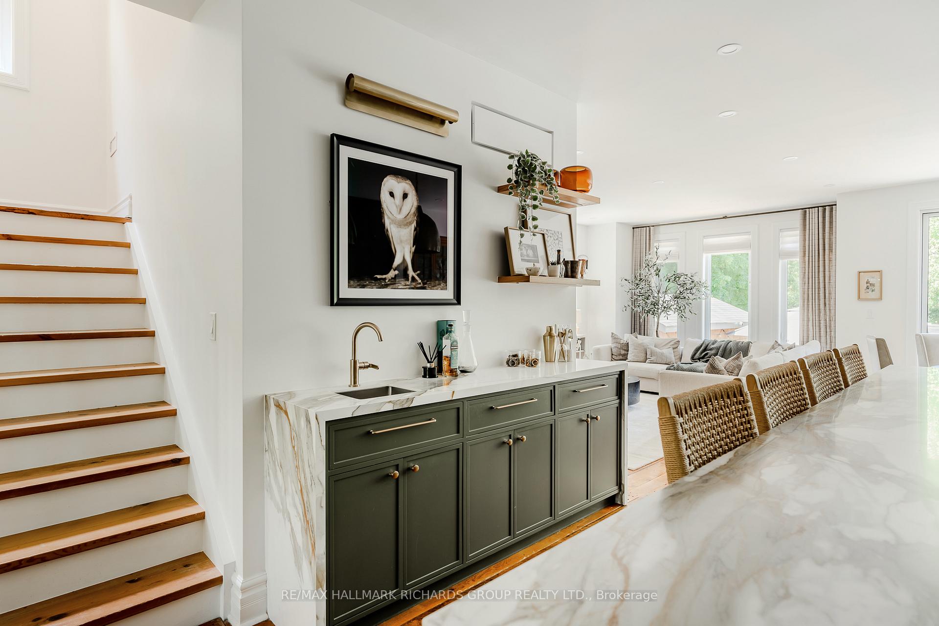 Photo 11 of 152 Kenilworth Avenue, Toronto, The Beaches — HOMEH