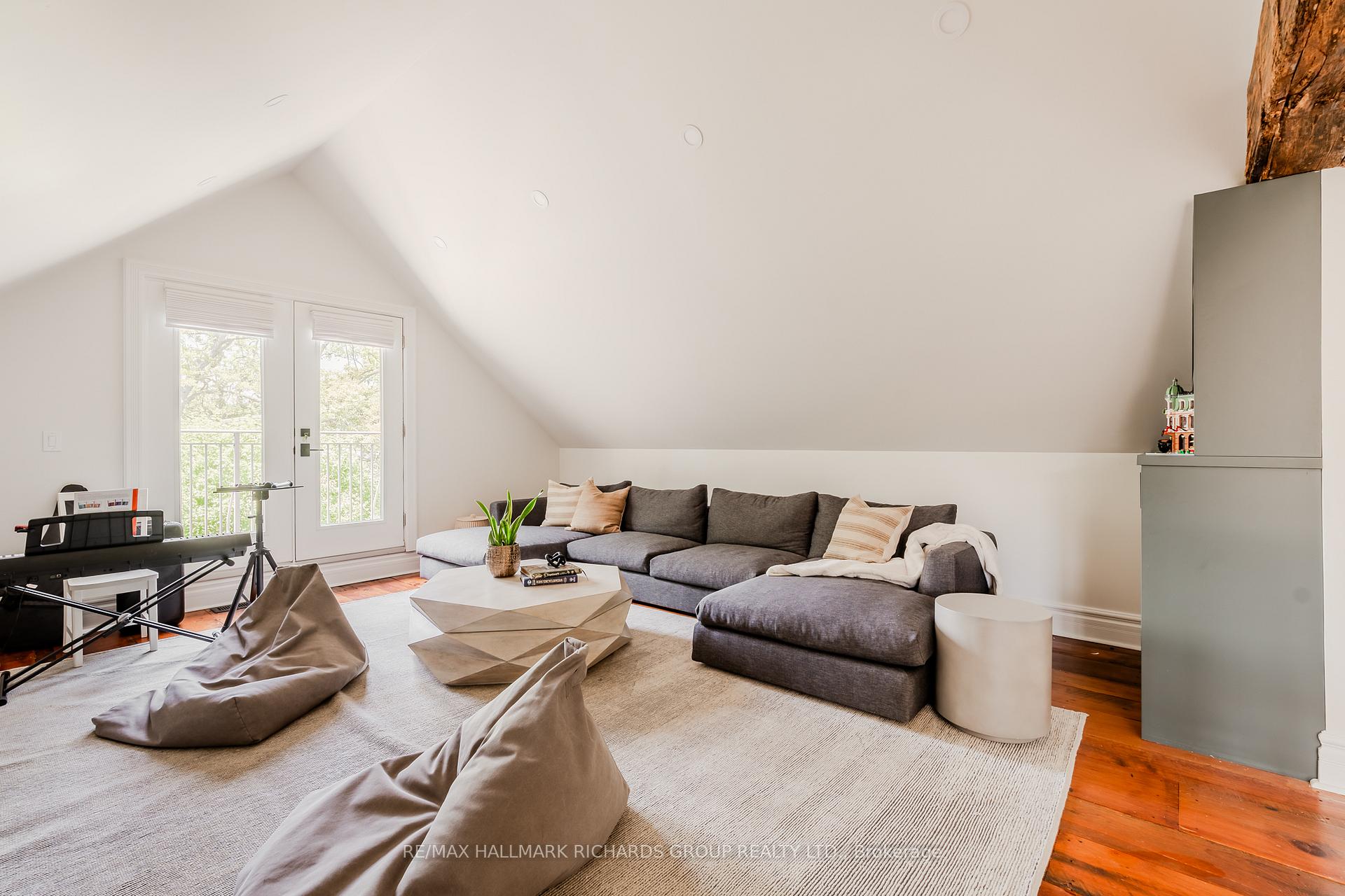 Photo 24 of 152 Kenilworth Avenue, Toronto, The Beaches — HOMEH